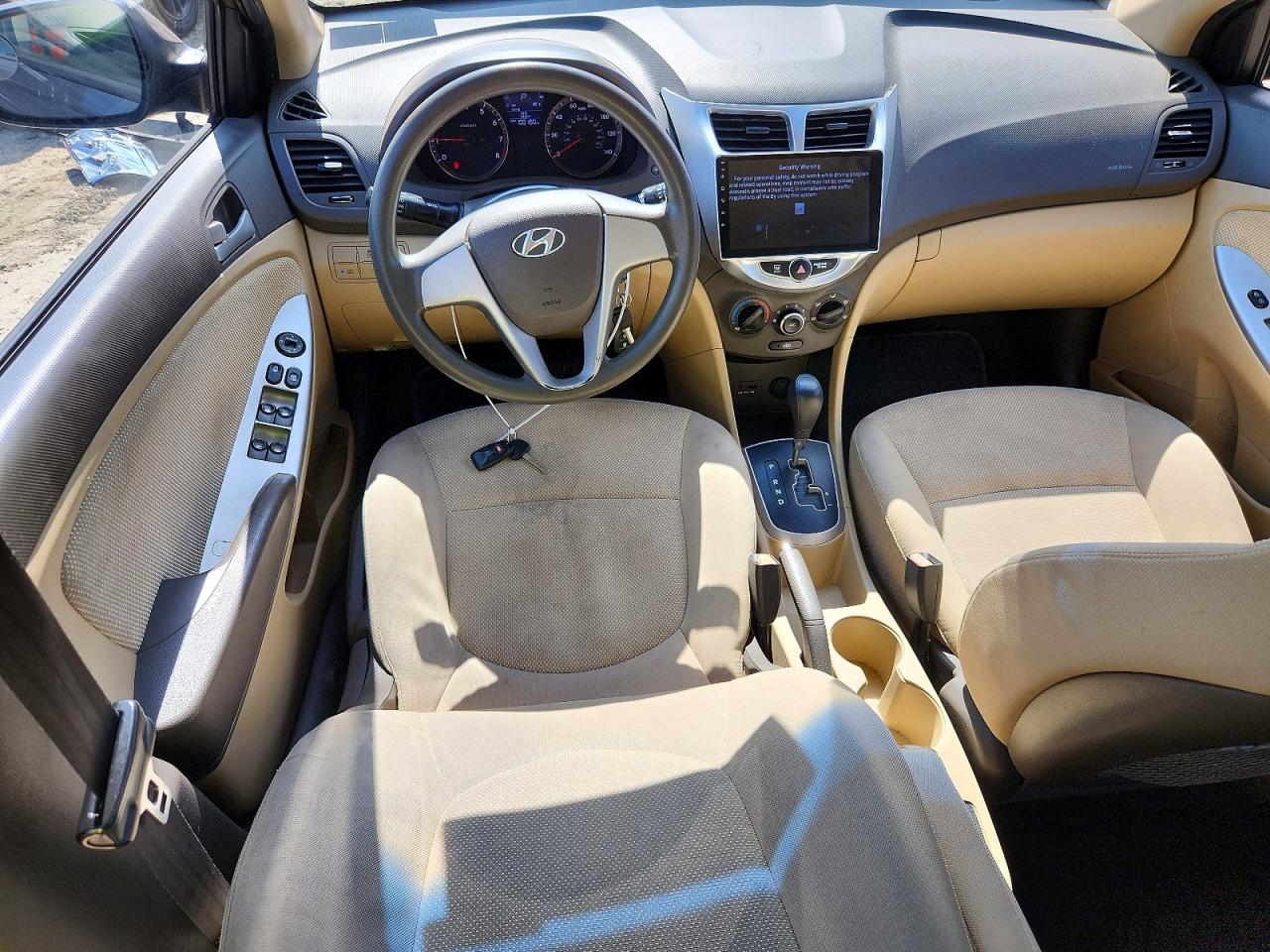 2013 Hyundai Accent Gls Tan vin: KMHCT4AEXDU562293
