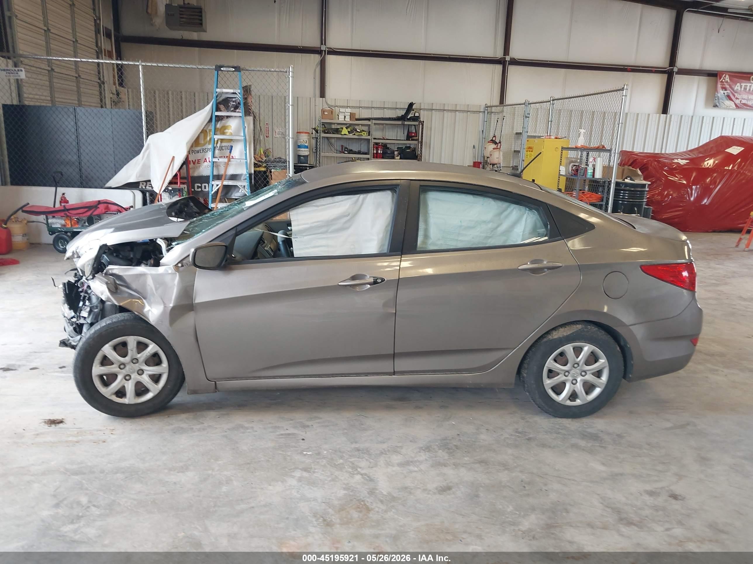 2013 Hyundai Accent Gls Brown vin: KMHCT4AEXDU579692