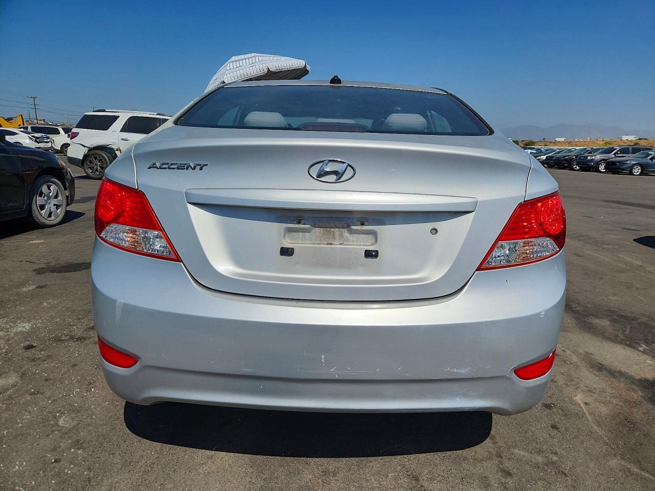 2014 Hyundai Accent Gls Серебряный vin: KMHCT4AEXEU620114