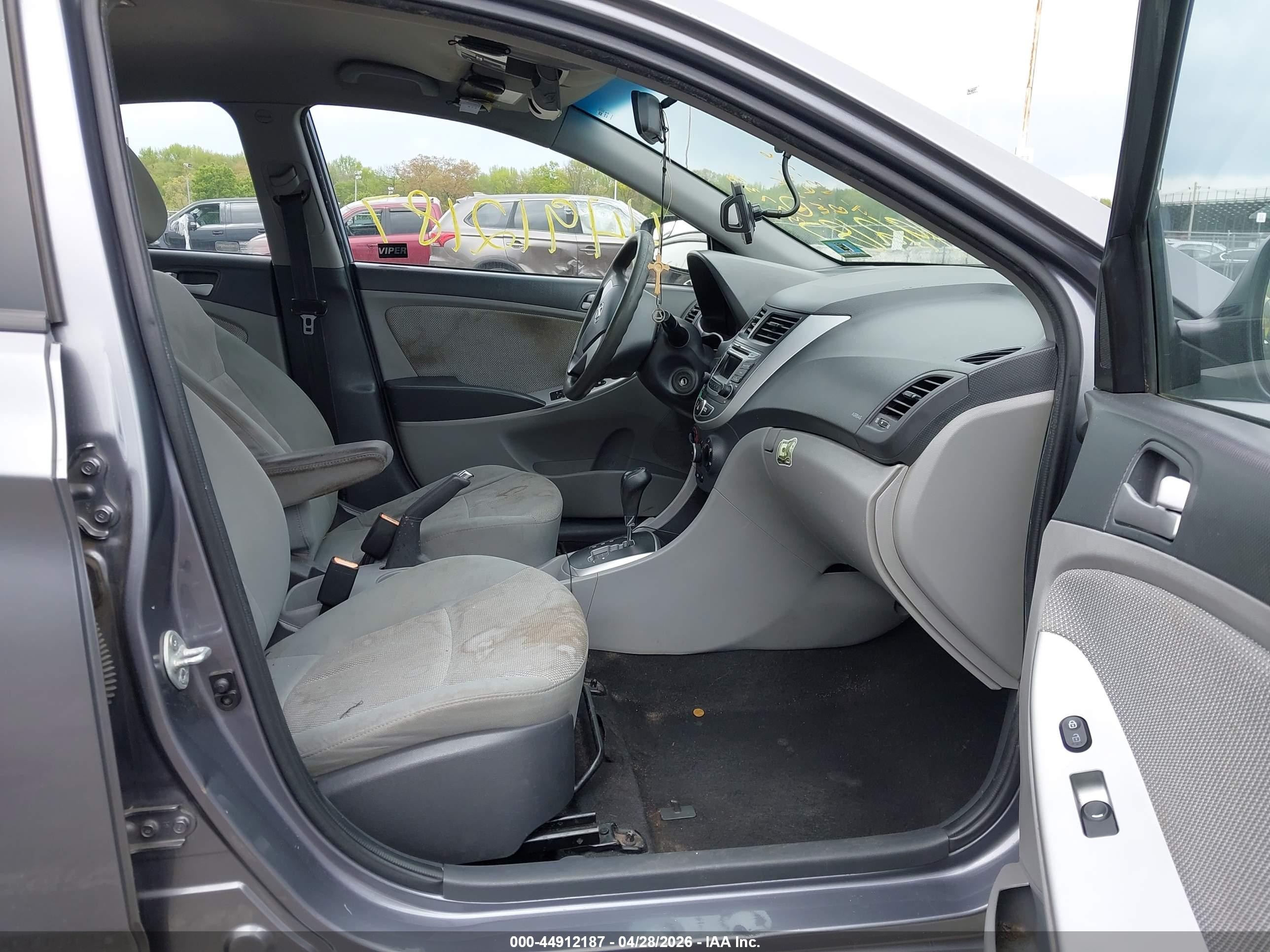 2014 Hyundai Accent Gls Gray vin: KMHCT4AEXEU635325