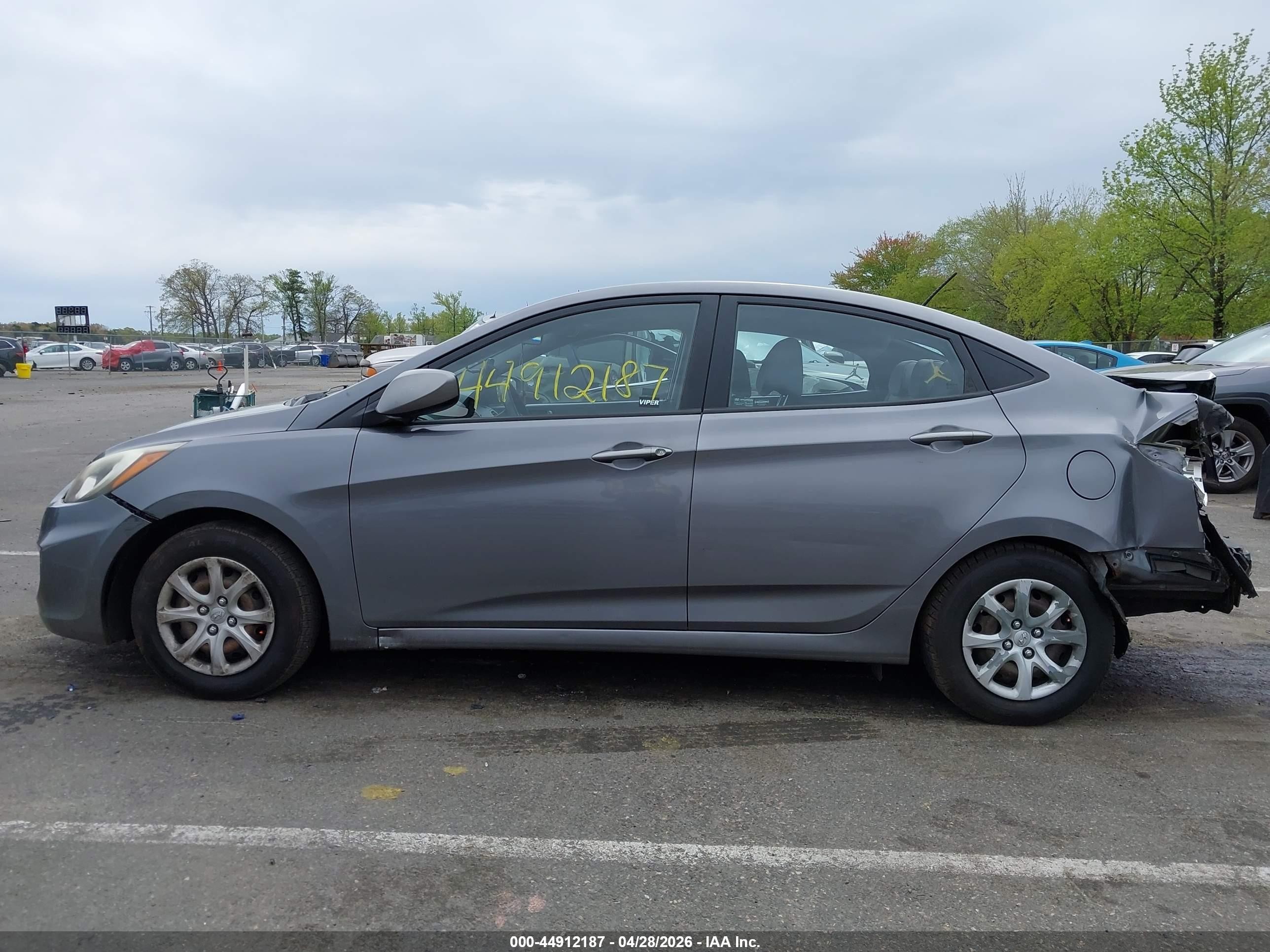 2014 Hyundai Accent Gls Gray vin: KMHCT4AEXEU635325