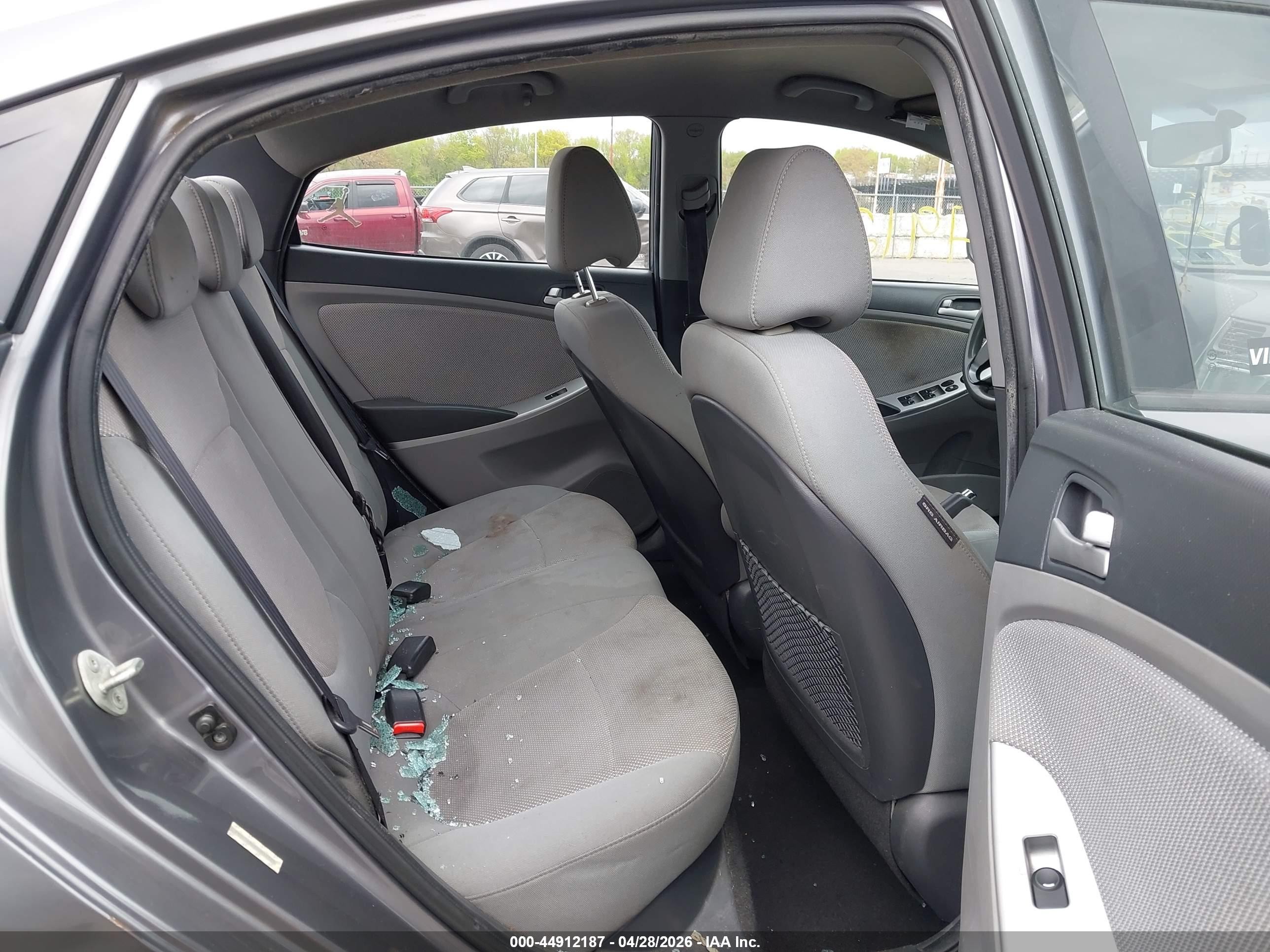 2014 Hyundai Accent Gls Gray vin: KMHCT4AEXEU635325