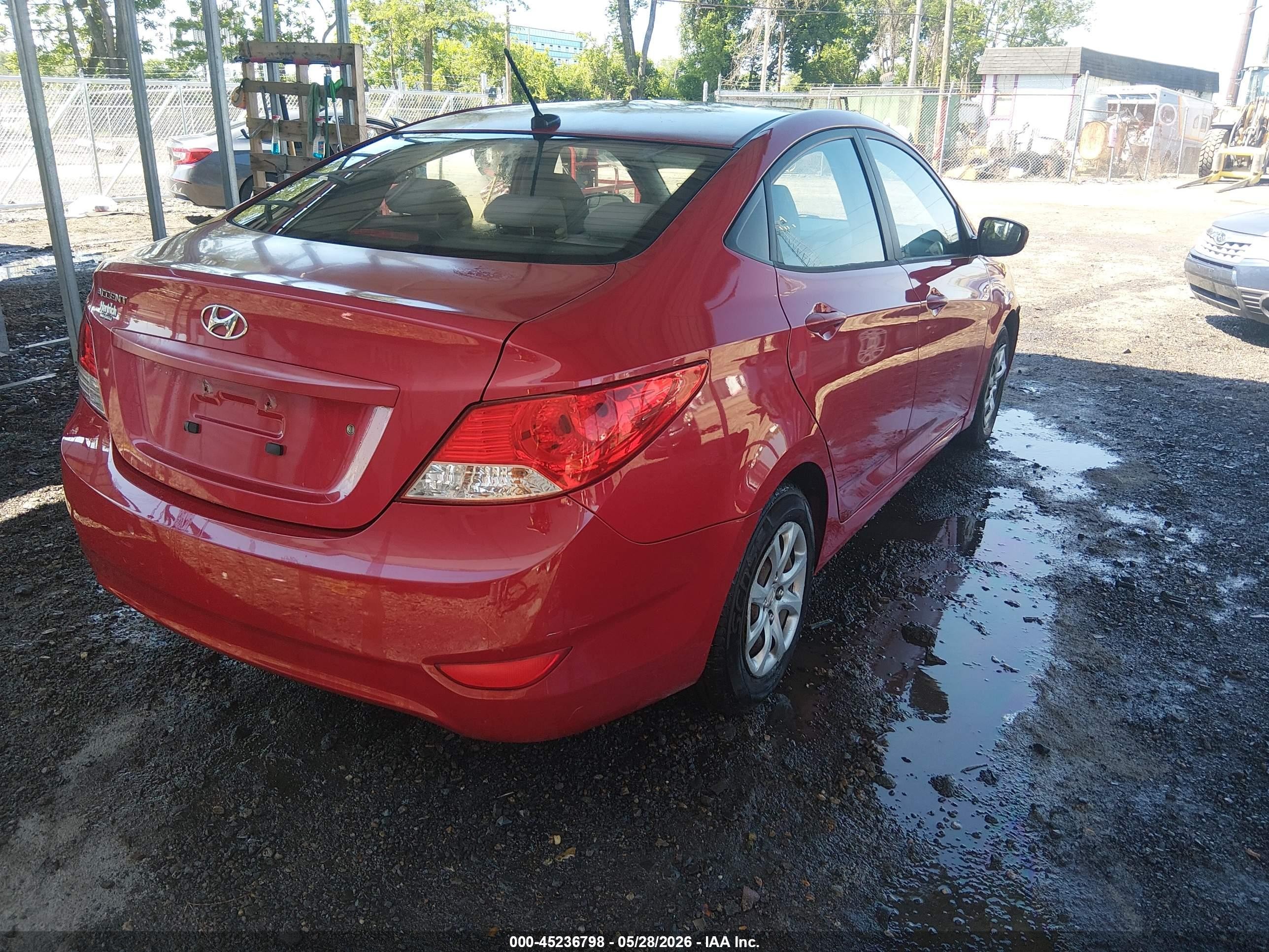 2014 Hyundai Accent Gls Red vin: KMHCT4AEXEU758686