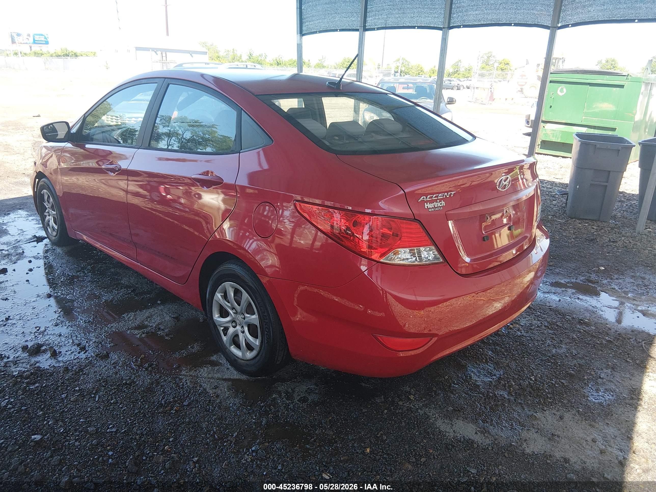 2014 Hyundai Accent Gls Red vin: KMHCT4AEXEU758686