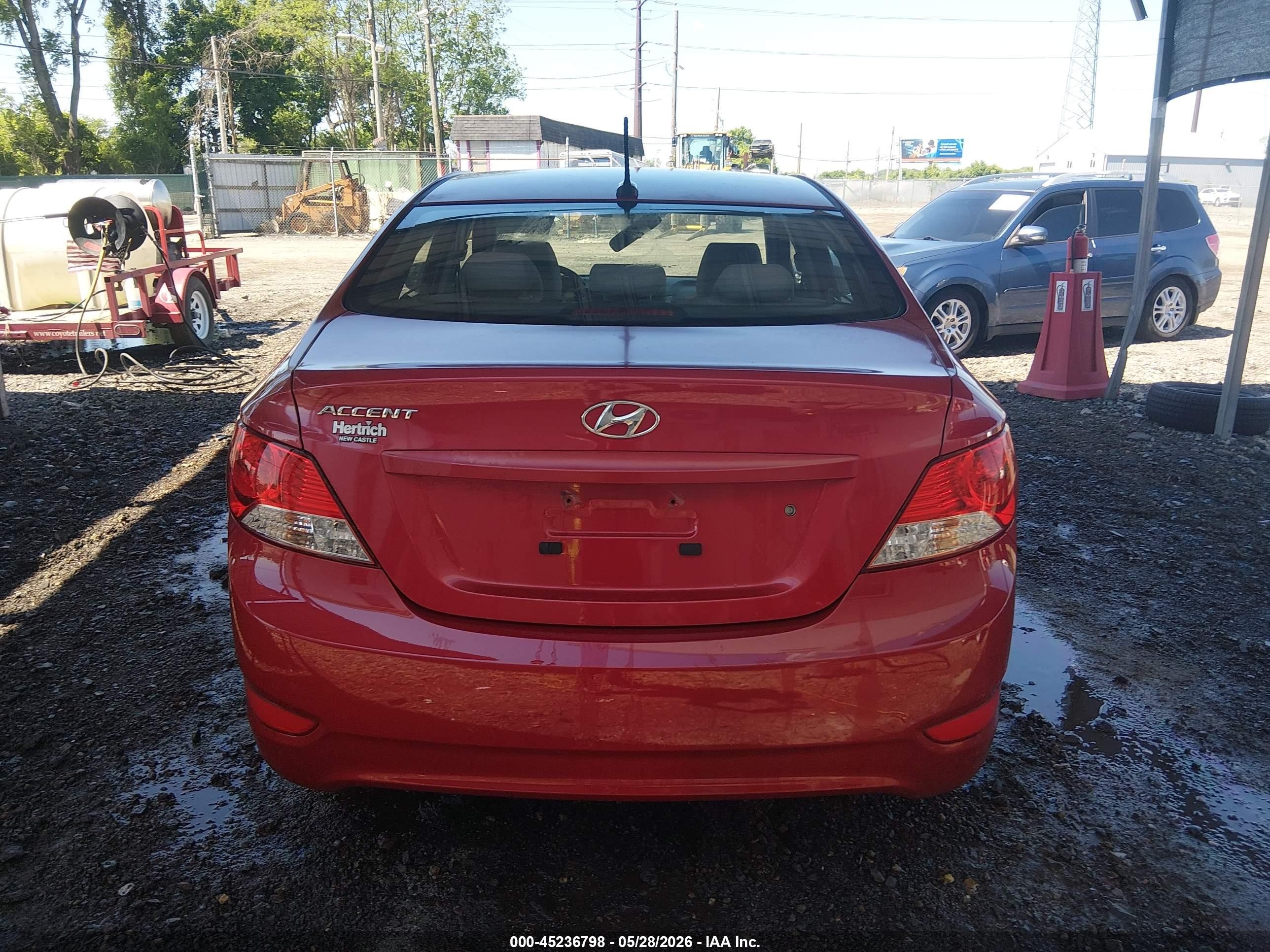 2014 Hyundai Accent Gls Red vin: KMHCT4AEXEU758686