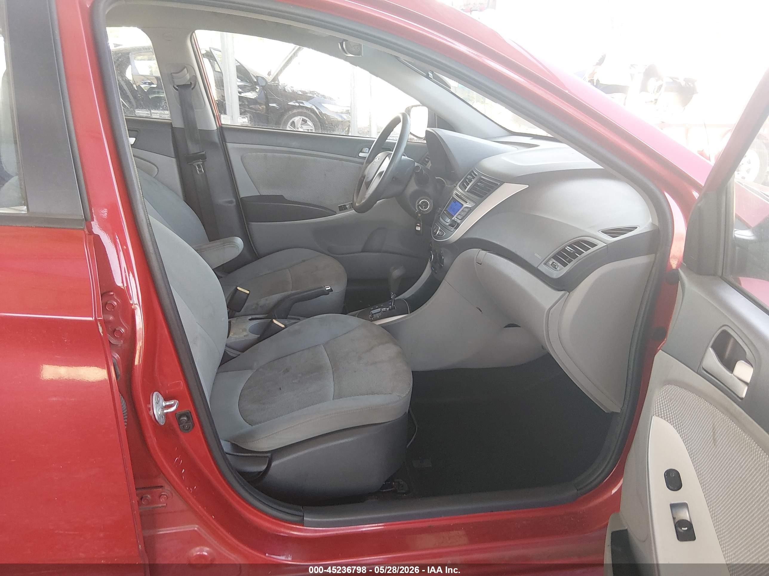 2014 Hyundai Accent Gls Red vin: KMHCT4AEXEU758686