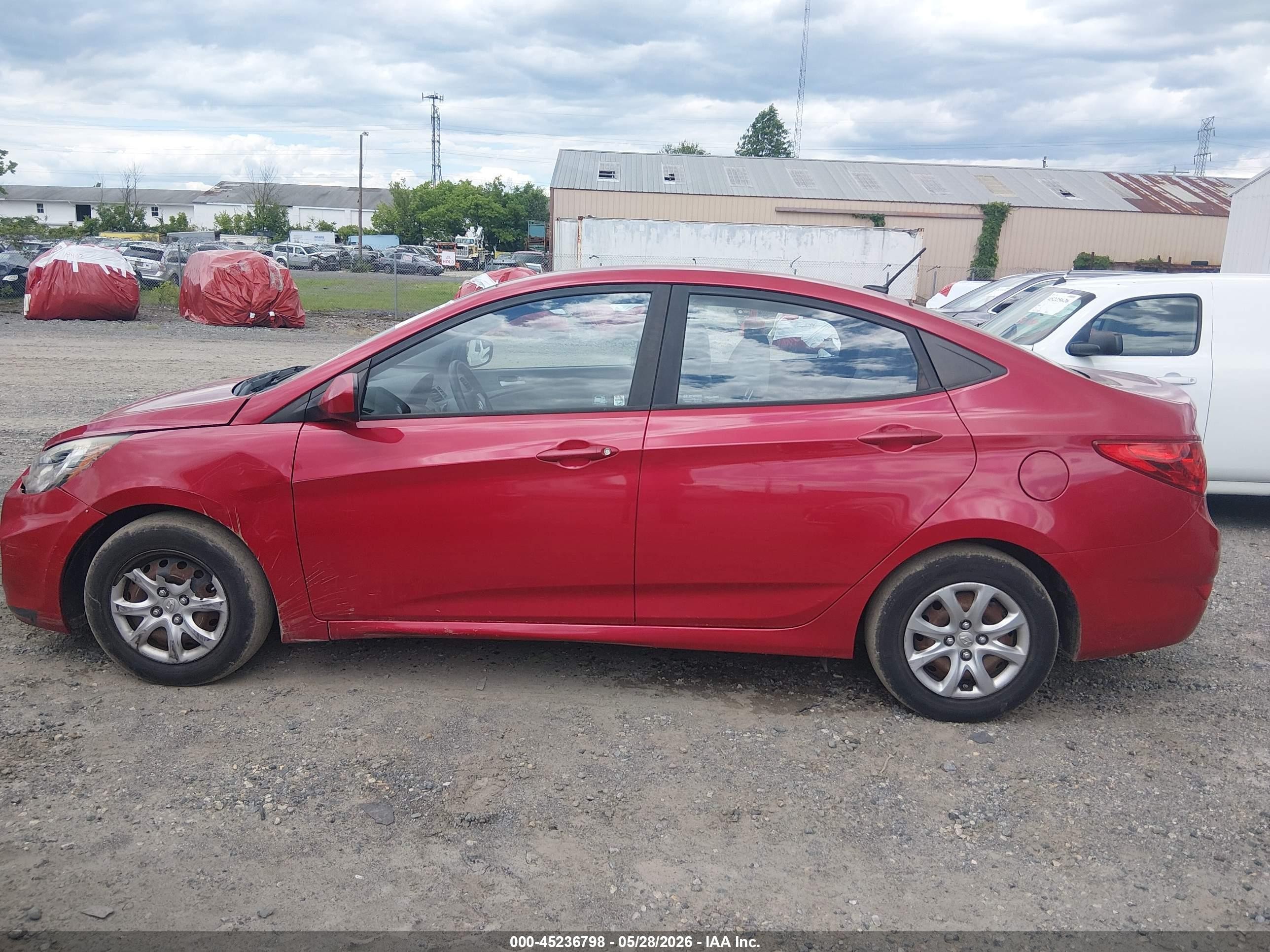 2014 Hyundai Accent Gls Red vin: KMHCT4AEXEU758686