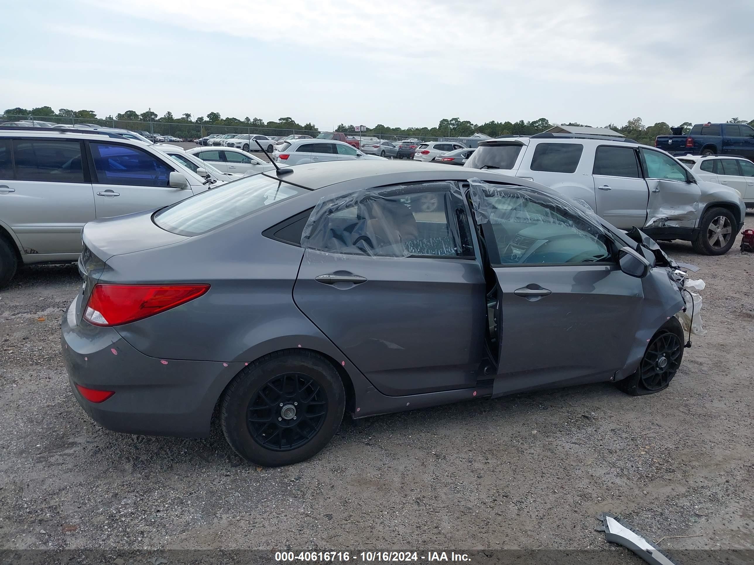 2015 Hyundai Accent Gls Gray vin: KMHCT4AEXFU836031