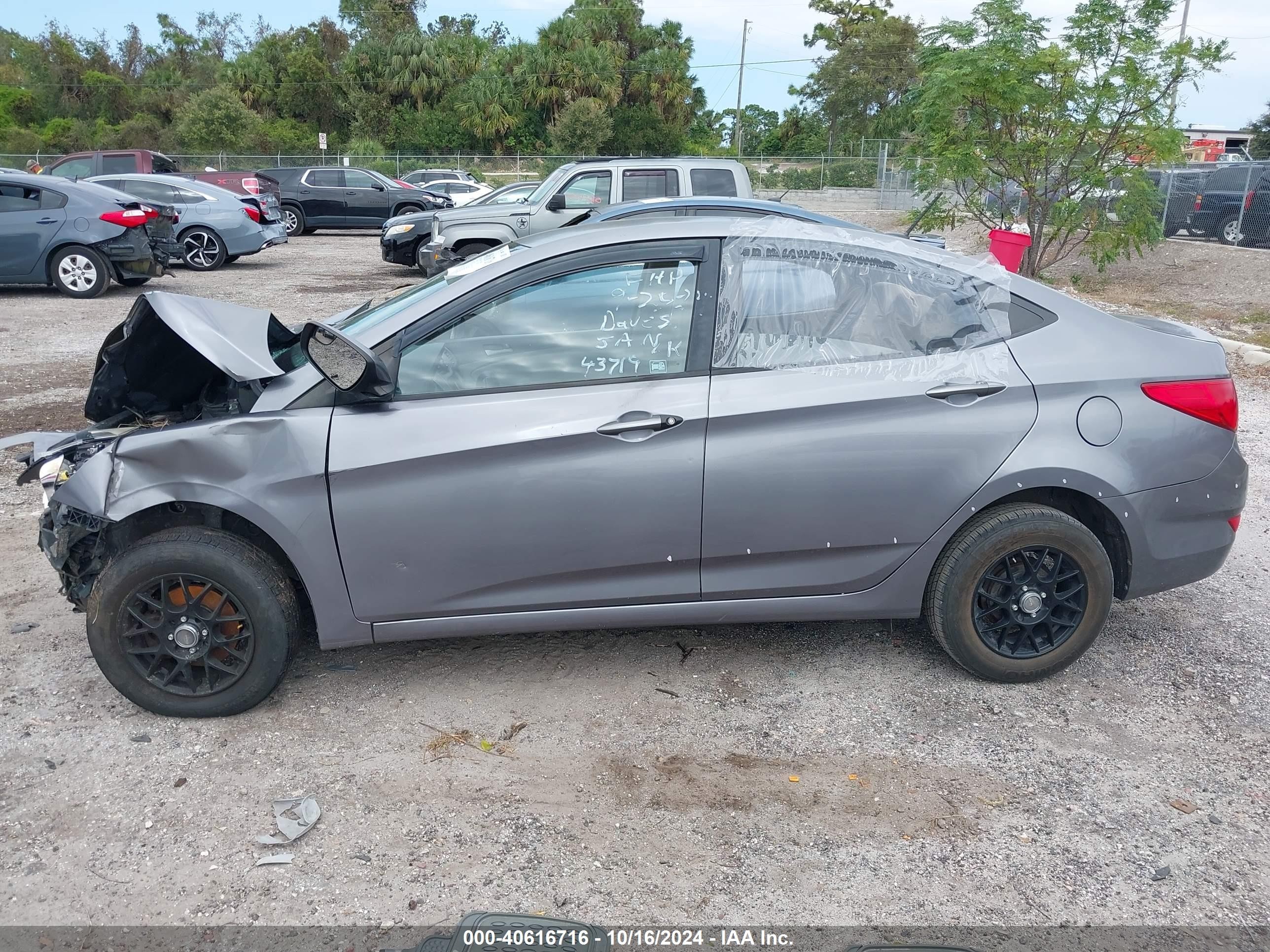 2015 Hyundai Accent Gls Gray vin: KMHCT4AEXFU836031