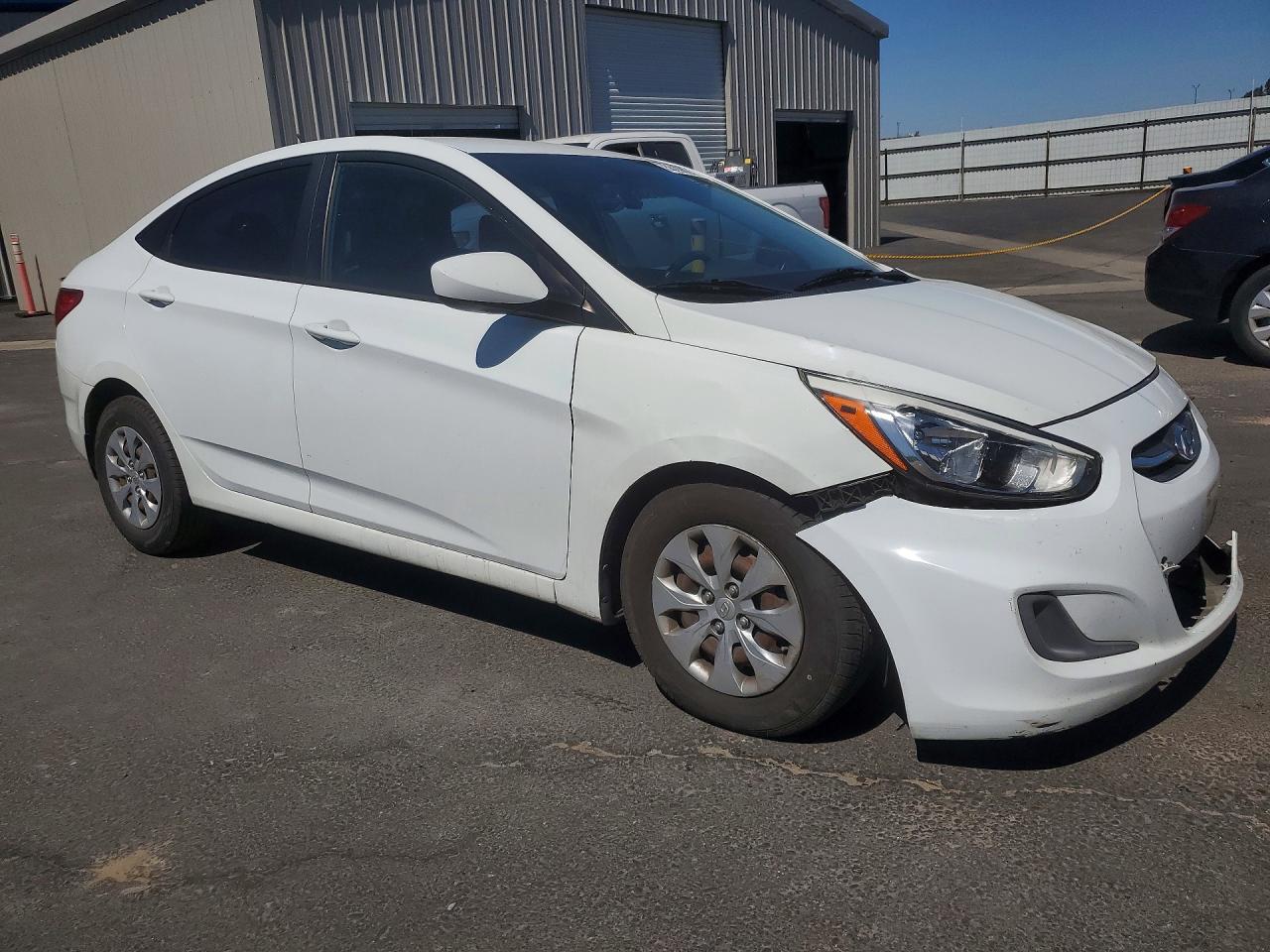 2015 Hyundai Accent Gls White vin: KMHCT4AEXFU935920