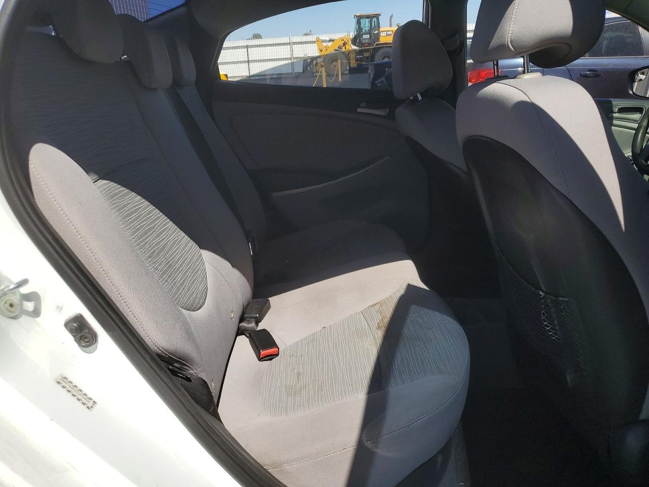 2015 Hyundai Accent Gls White vin: KMHCT4AEXFU935920