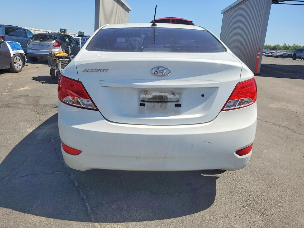 2015 Hyundai Accent Gls White vin: KMHCT4AEXFU935920