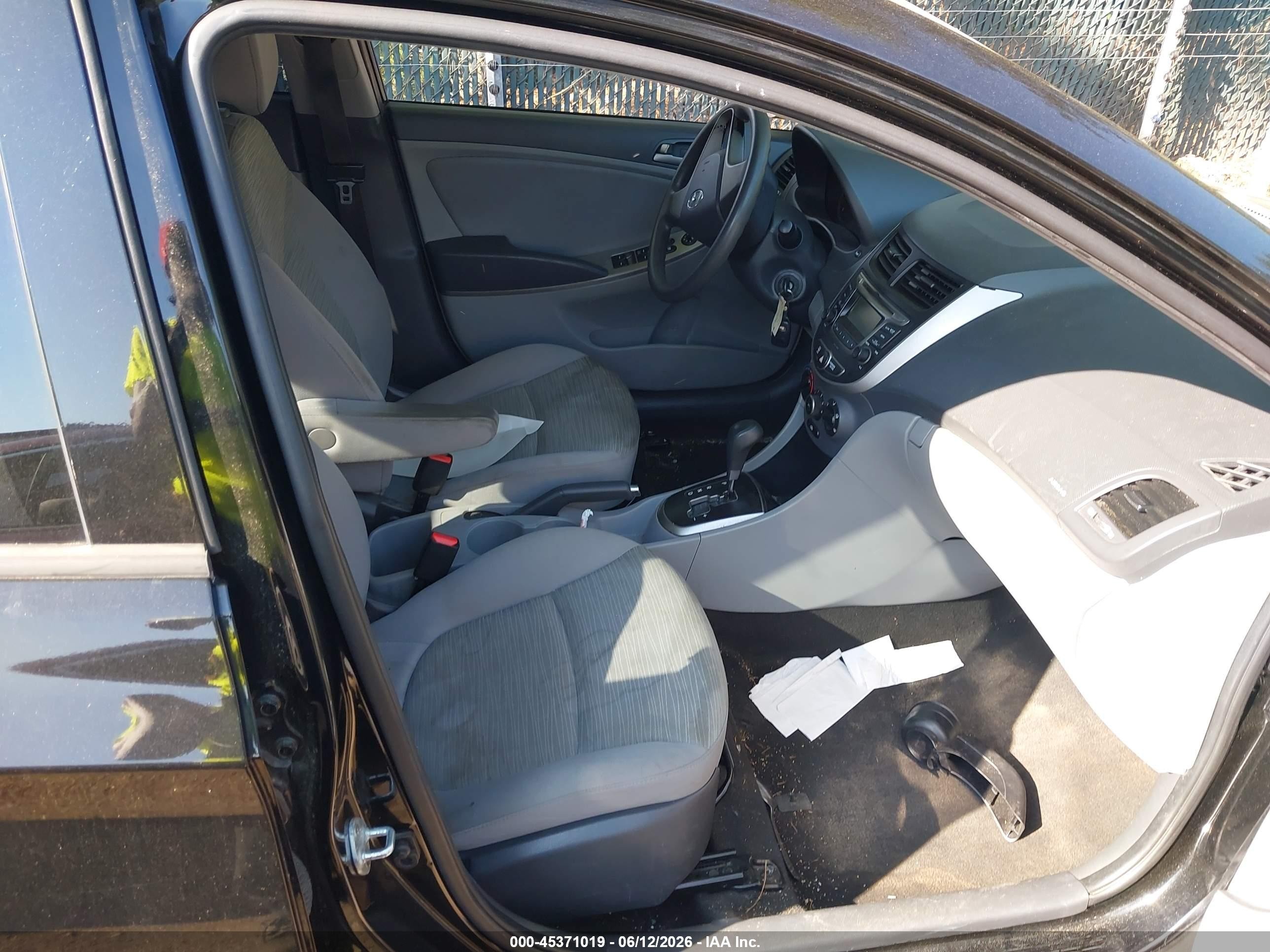 2017 Hyundai Accent Se Черный vin: KMHCT4AEXHU375397