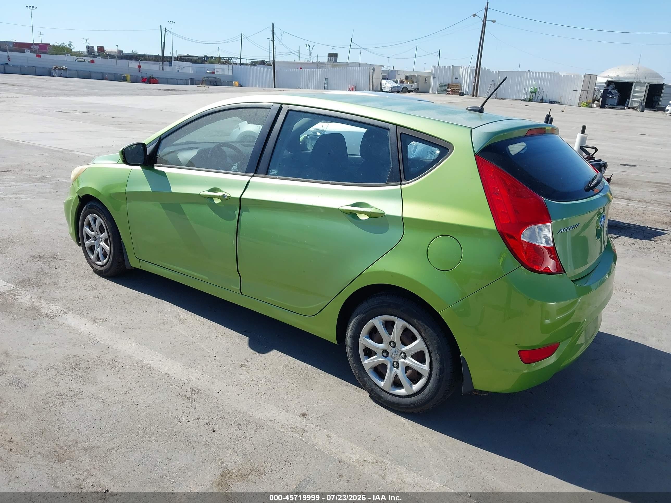 2012 Hyundai Accent Gs Green vin: KMHCT5AE0CU017014