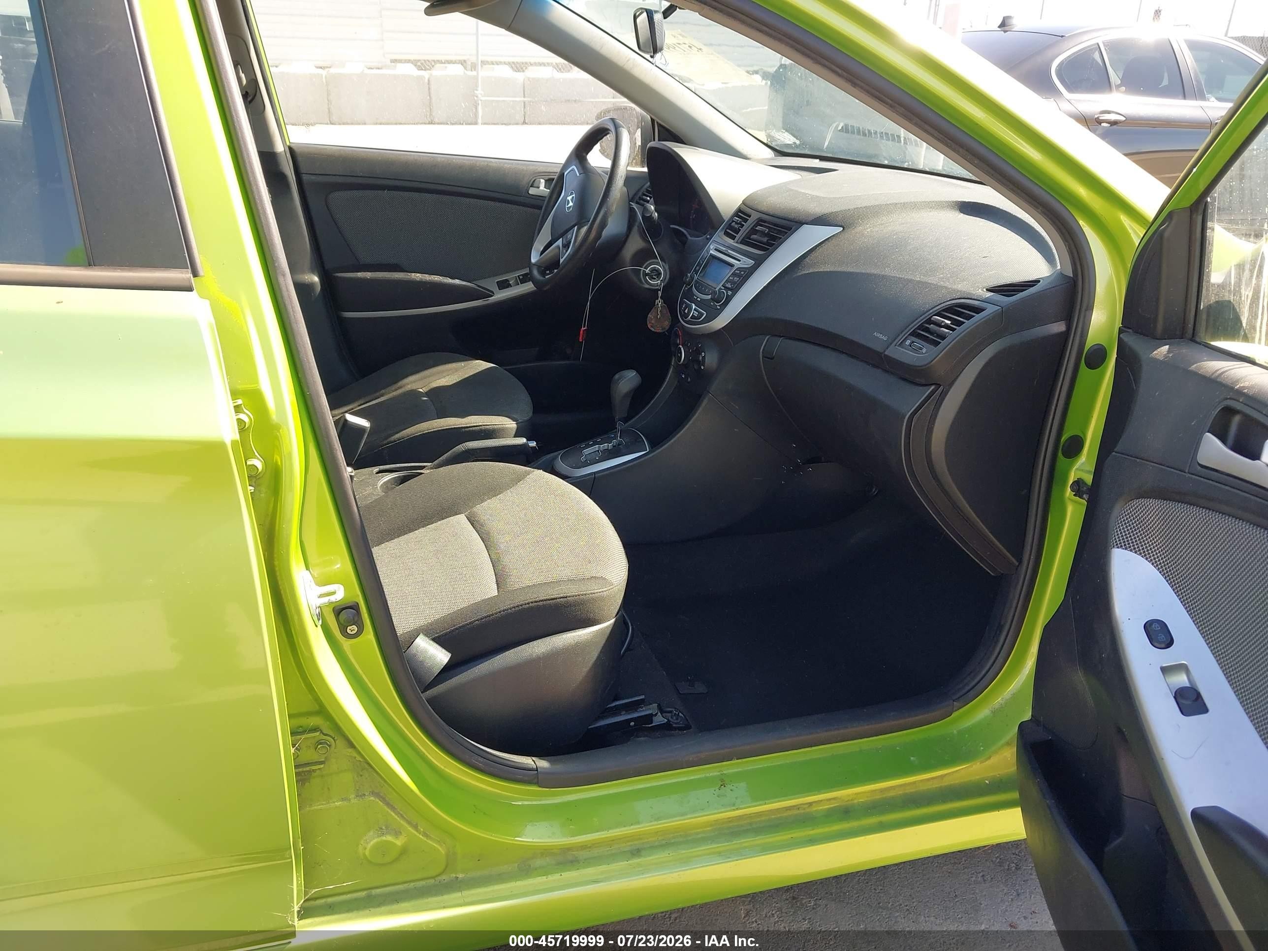 2012 Hyundai Accent Gs Green vin: KMHCT5AE0CU017014