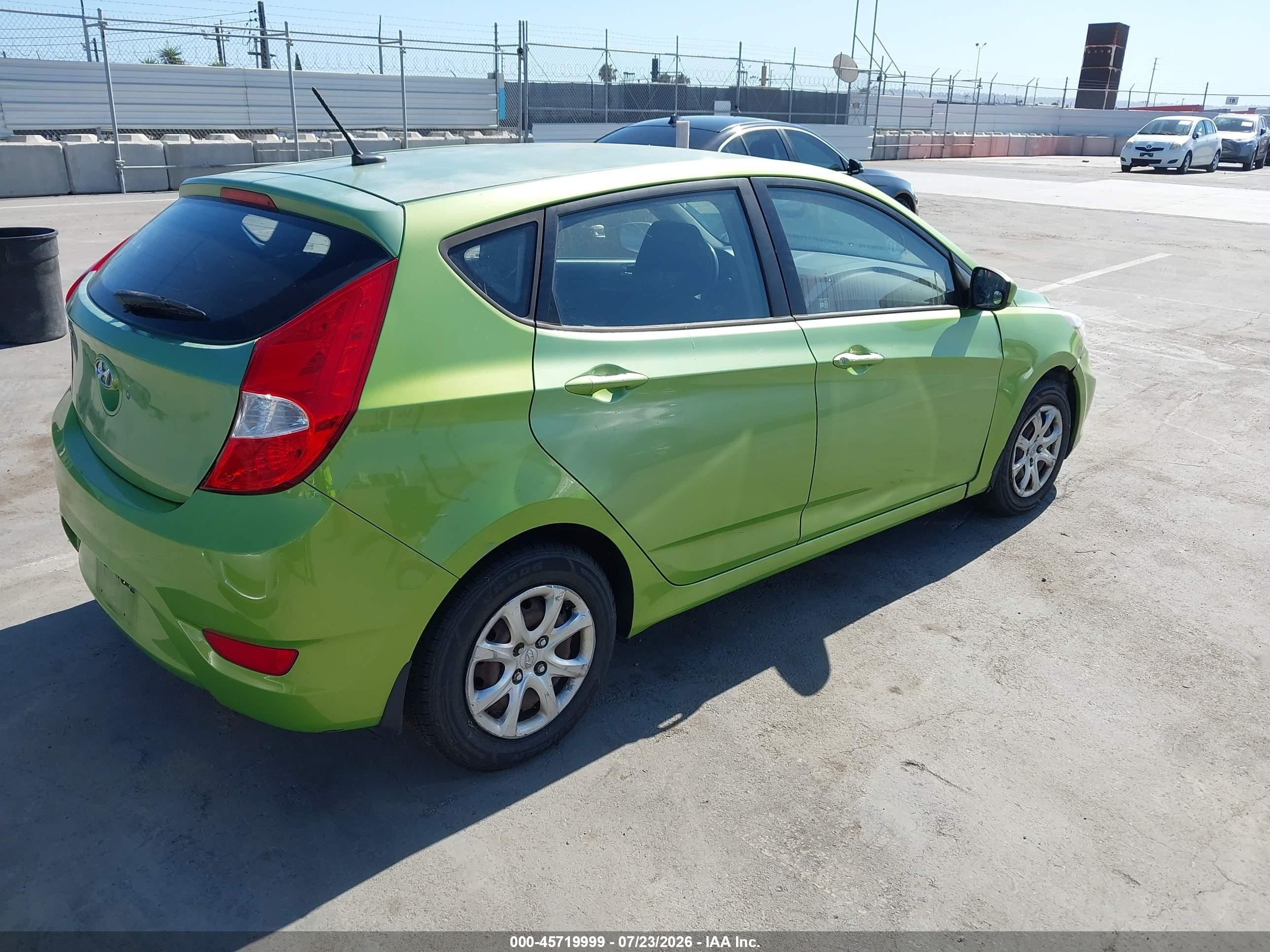 2012 Hyundai Accent Gs Green vin: KMHCT5AE0CU017014