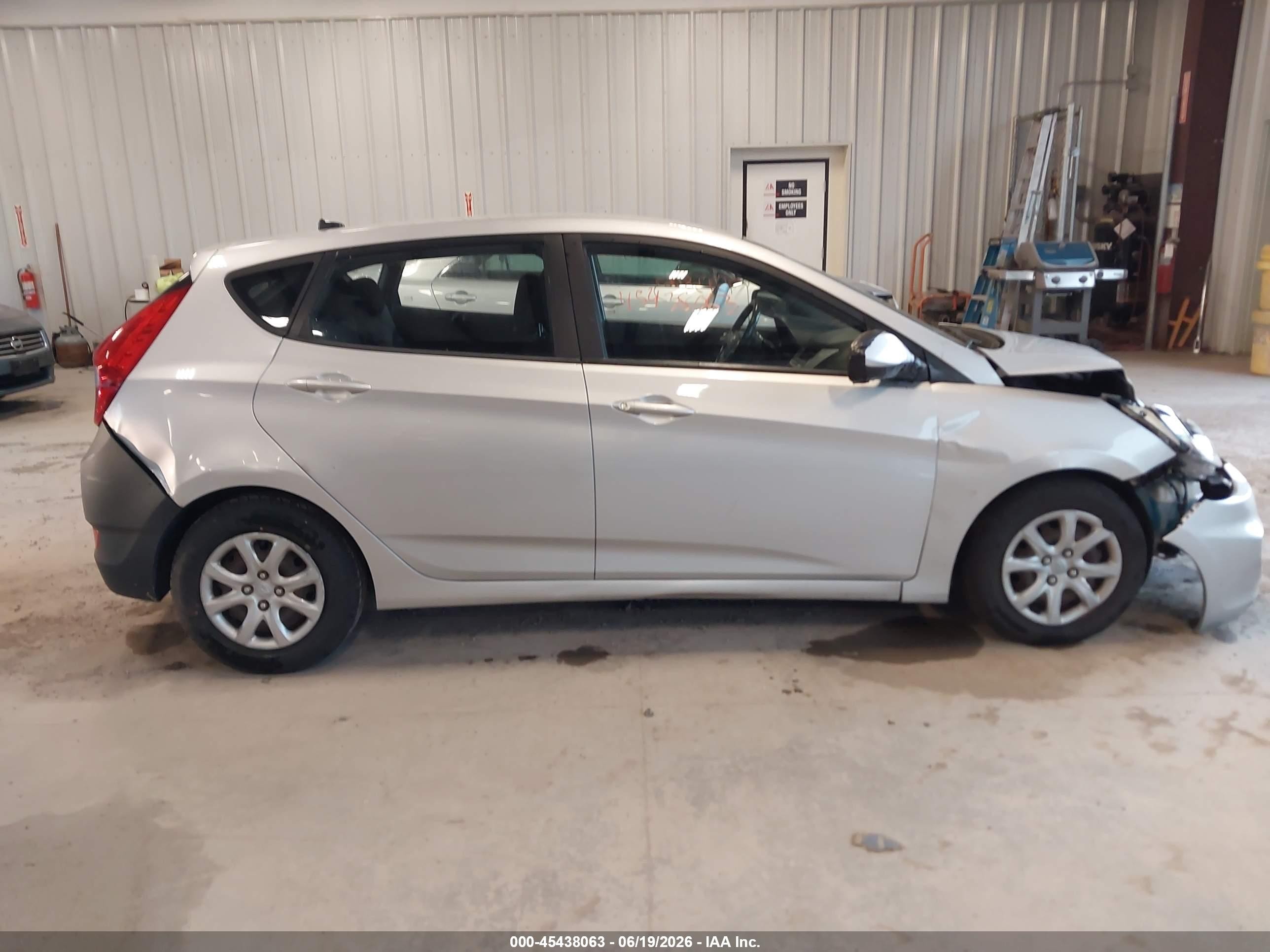2012 Hyundai Accent Gs Silver vin: KMHCT5AE0CU036145
