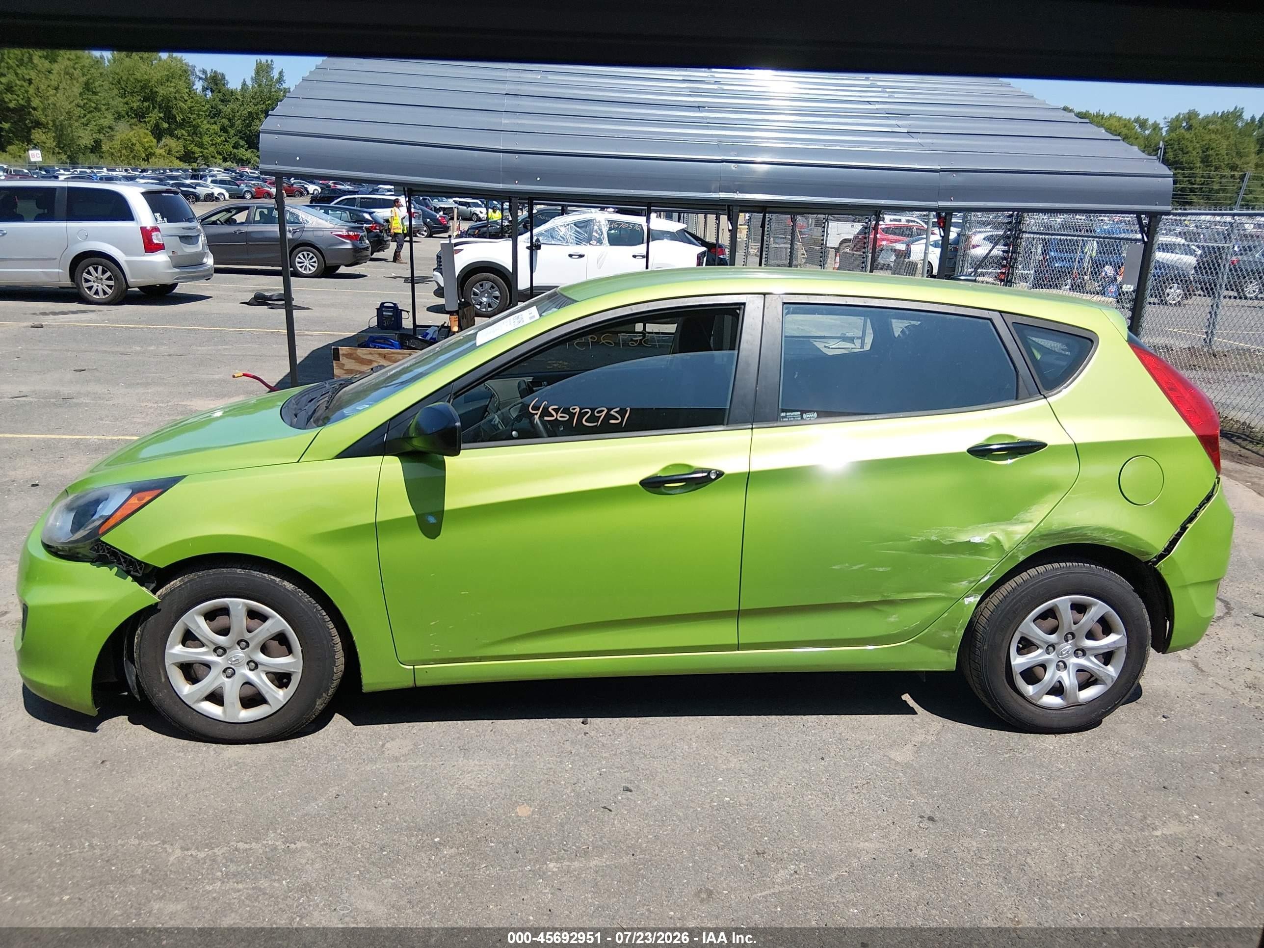 2012 Hyundai Accent Gs Green vin: KMHCT5AE0CU052989