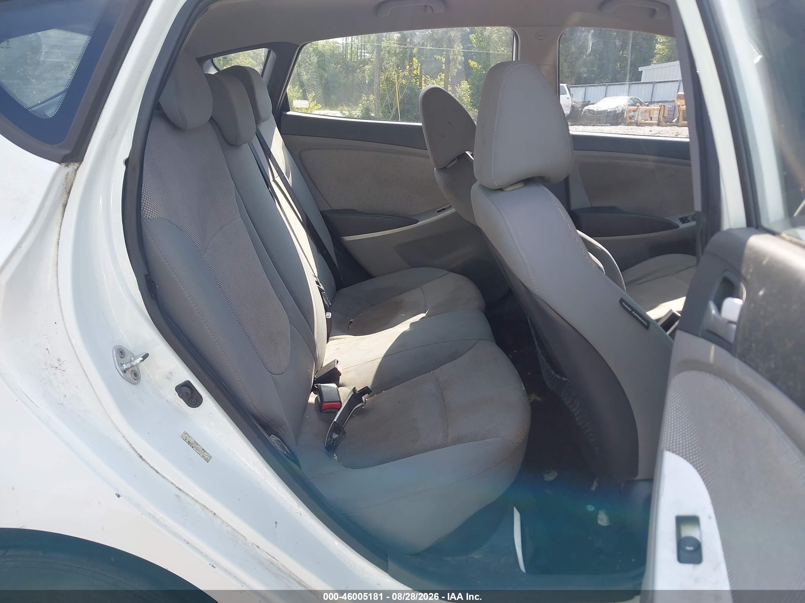 2013 Hyundai Accent Gs White vin: KMHCT5AE0DU091731
