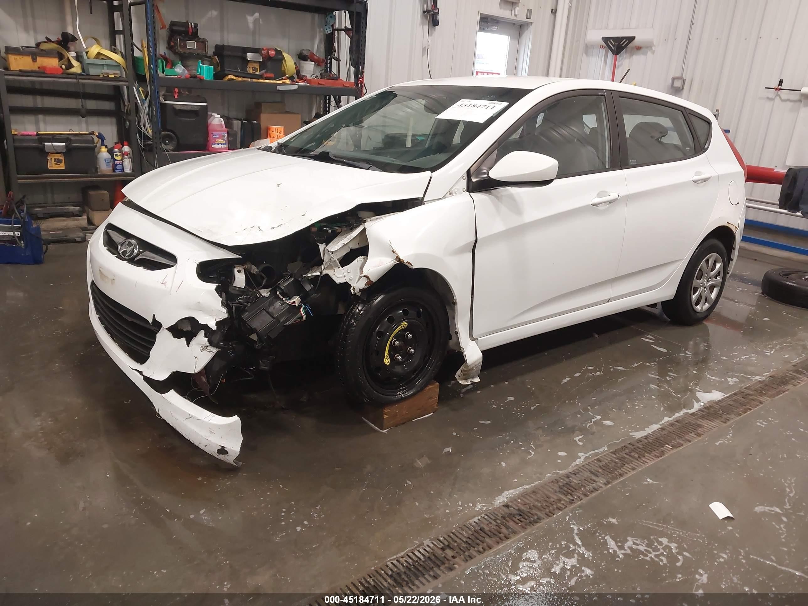 2013 Hyundai Accent Gs White vin: KMHCT5AE0DU102713