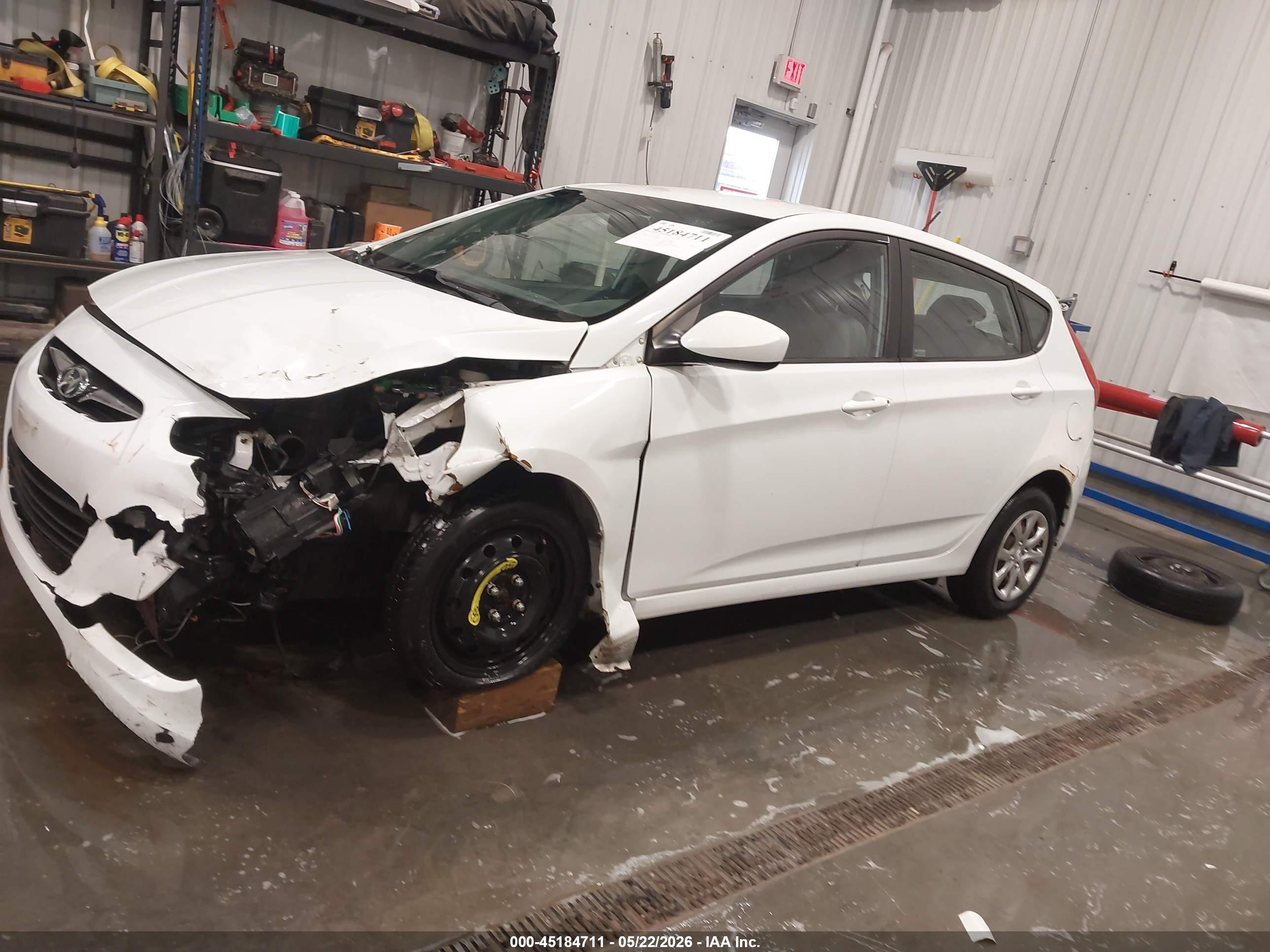 2013 Hyundai Accent Gs White vin: KMHCT5AE0DU102713
