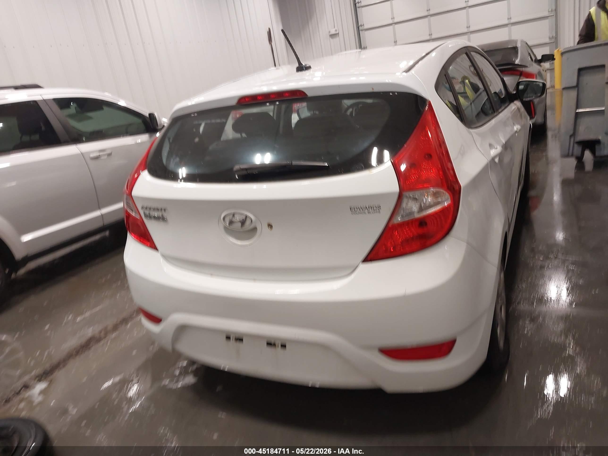 2013 Hyundai Accent Gs White vin: KMHCT5AE0DU102713