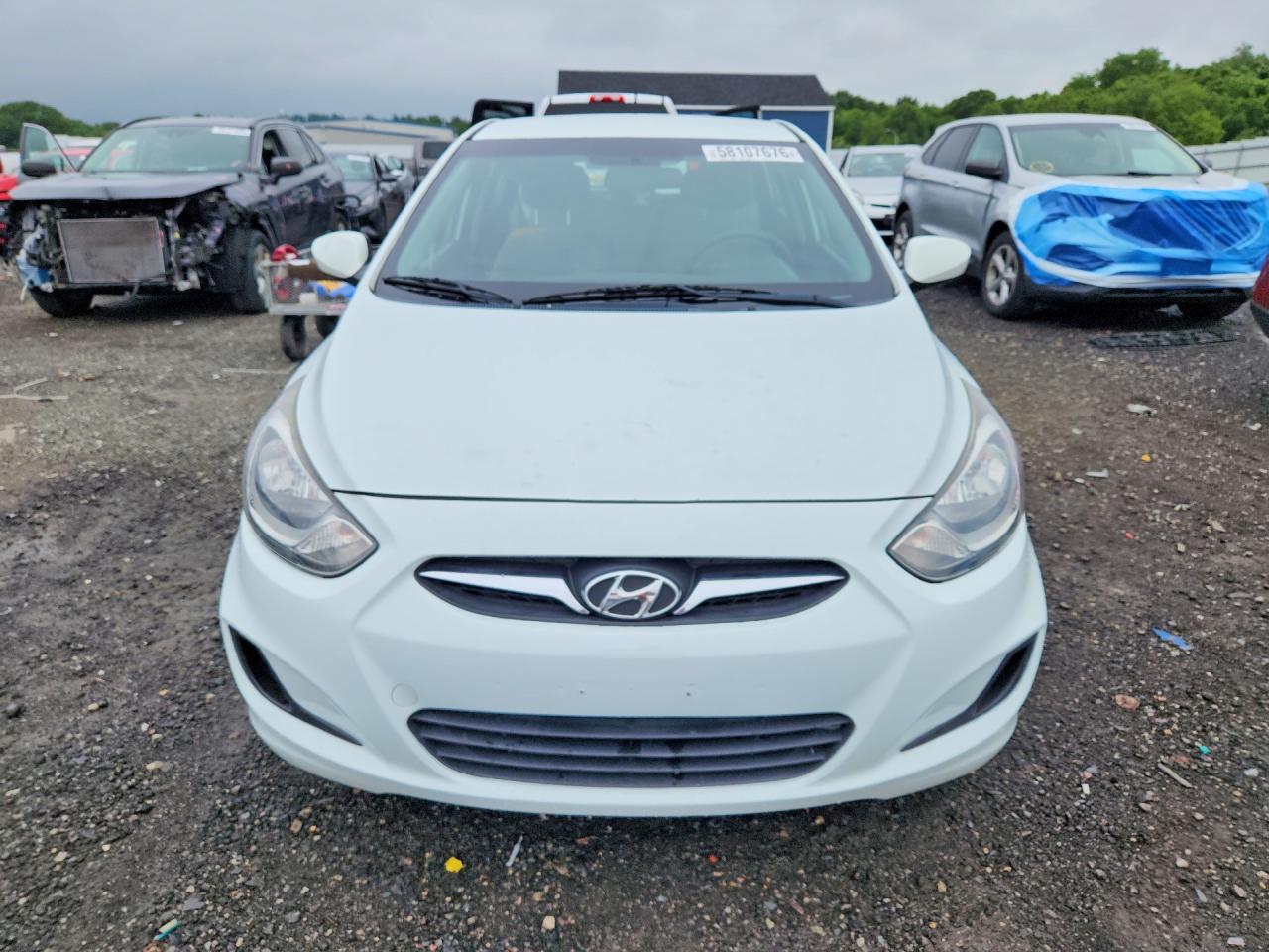 2013 Hyundai Accent Gs White vin: KMHCT5AE0DU120919
