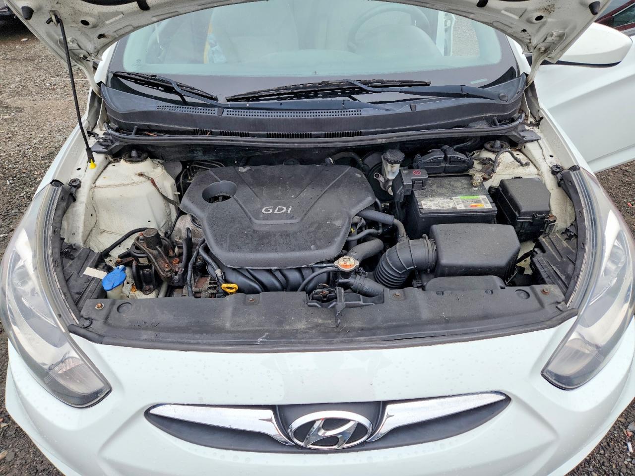 2013 Hyundai Accent Gs White vin: KMHCT5AE0DU120919