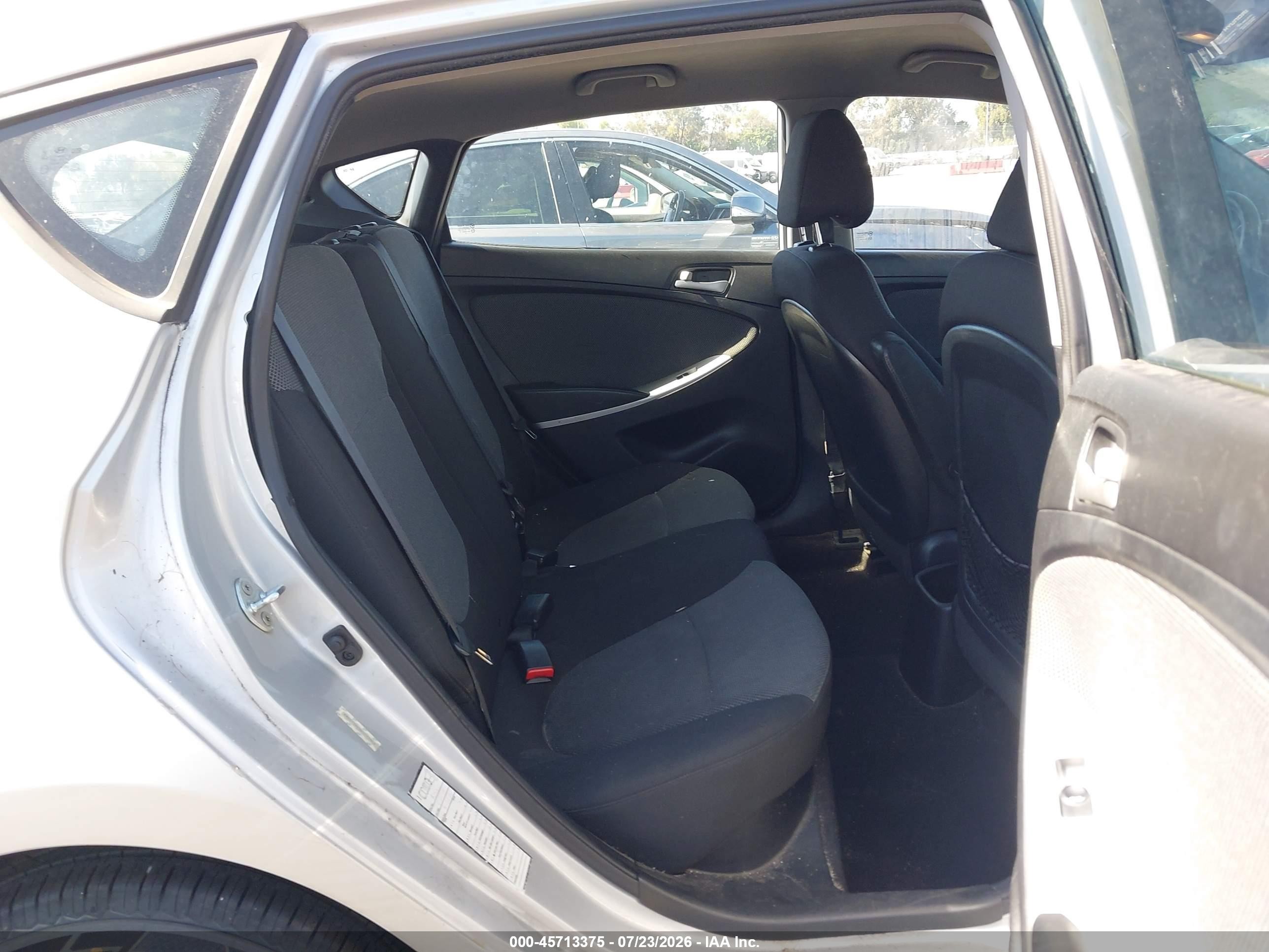 2014 Hyundai Accent Gs Silver vin: KMHCT5AE0EU172942