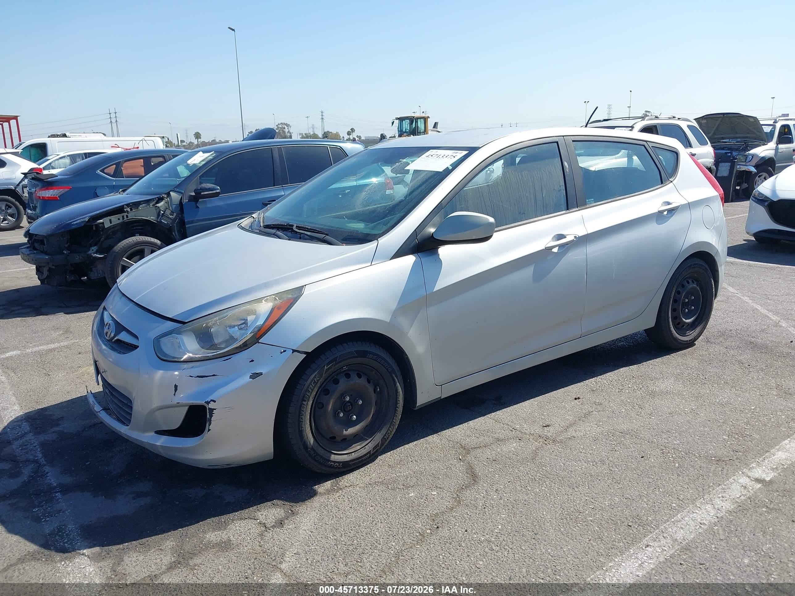 2014 Hyundai Accent Gs Silver vin: KMHCT5AE0EU172942