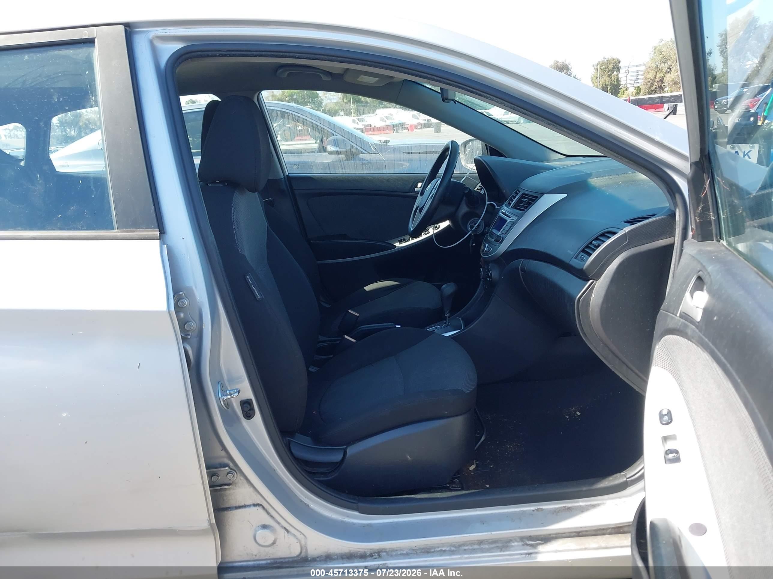 2014 Hyundai Accent Gs Silver vin: KMHCT5AE0EU172942