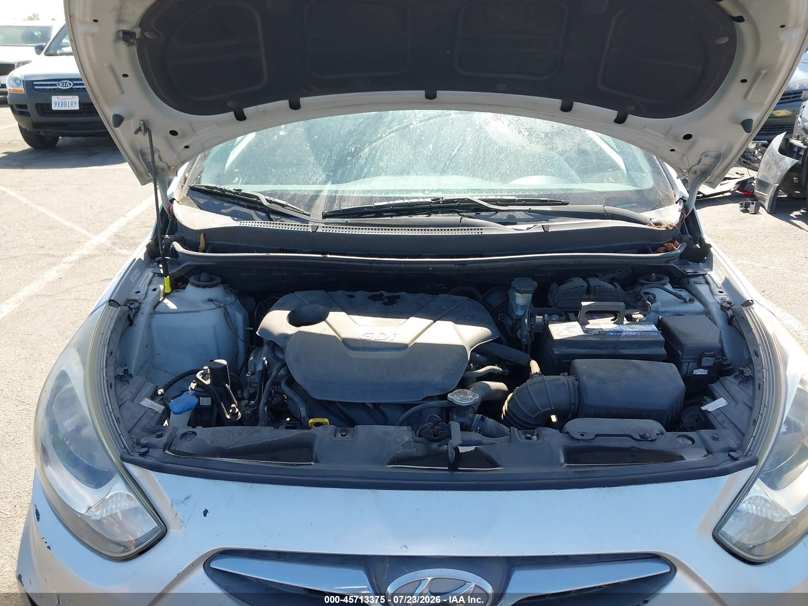 2014 Hyundai Accent Gs Silver vin: KMHCT5AE0EU172942