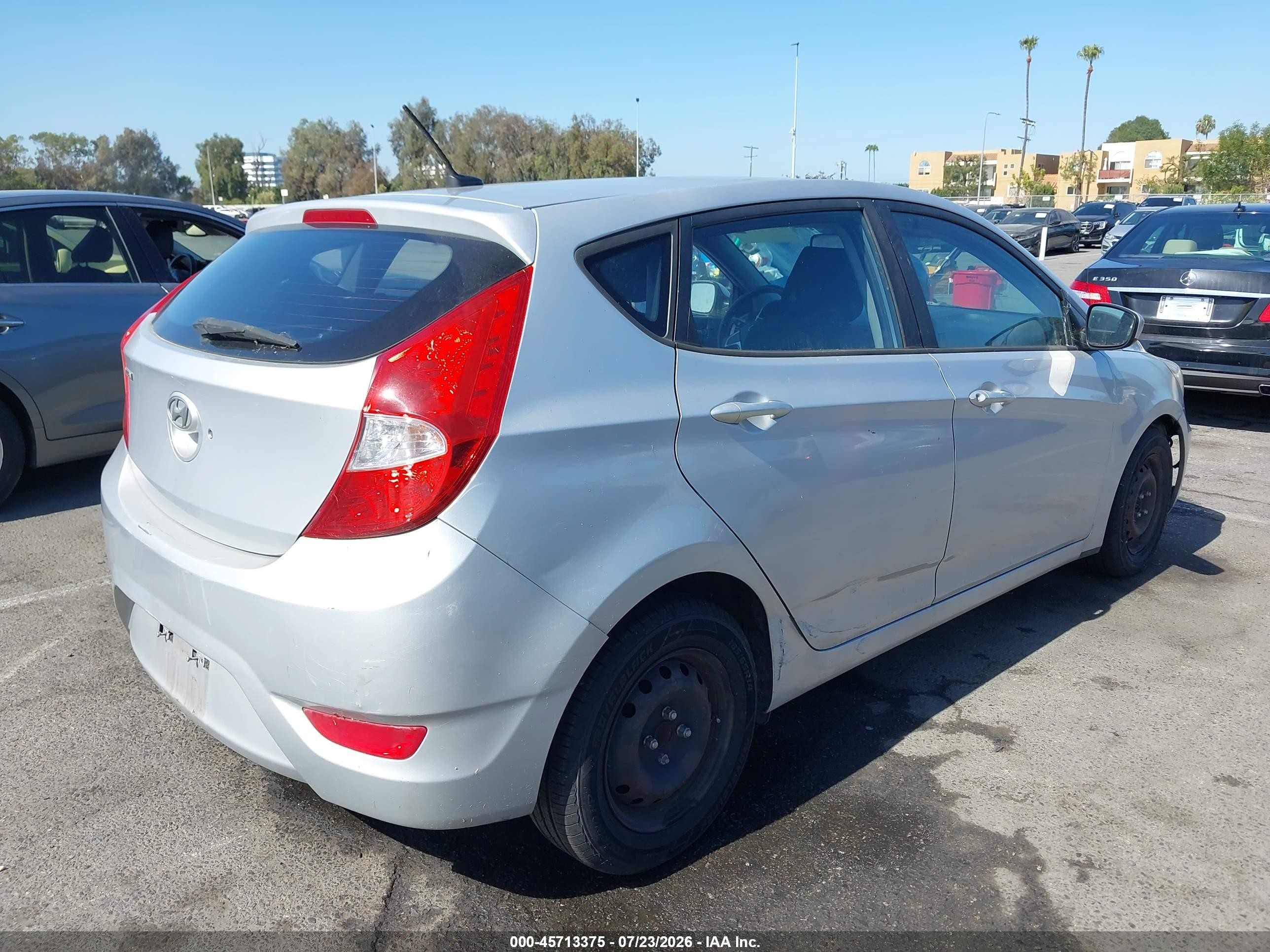2014 Hyundai Accent Gs Silver vin: KMHCT5AE0EU172942