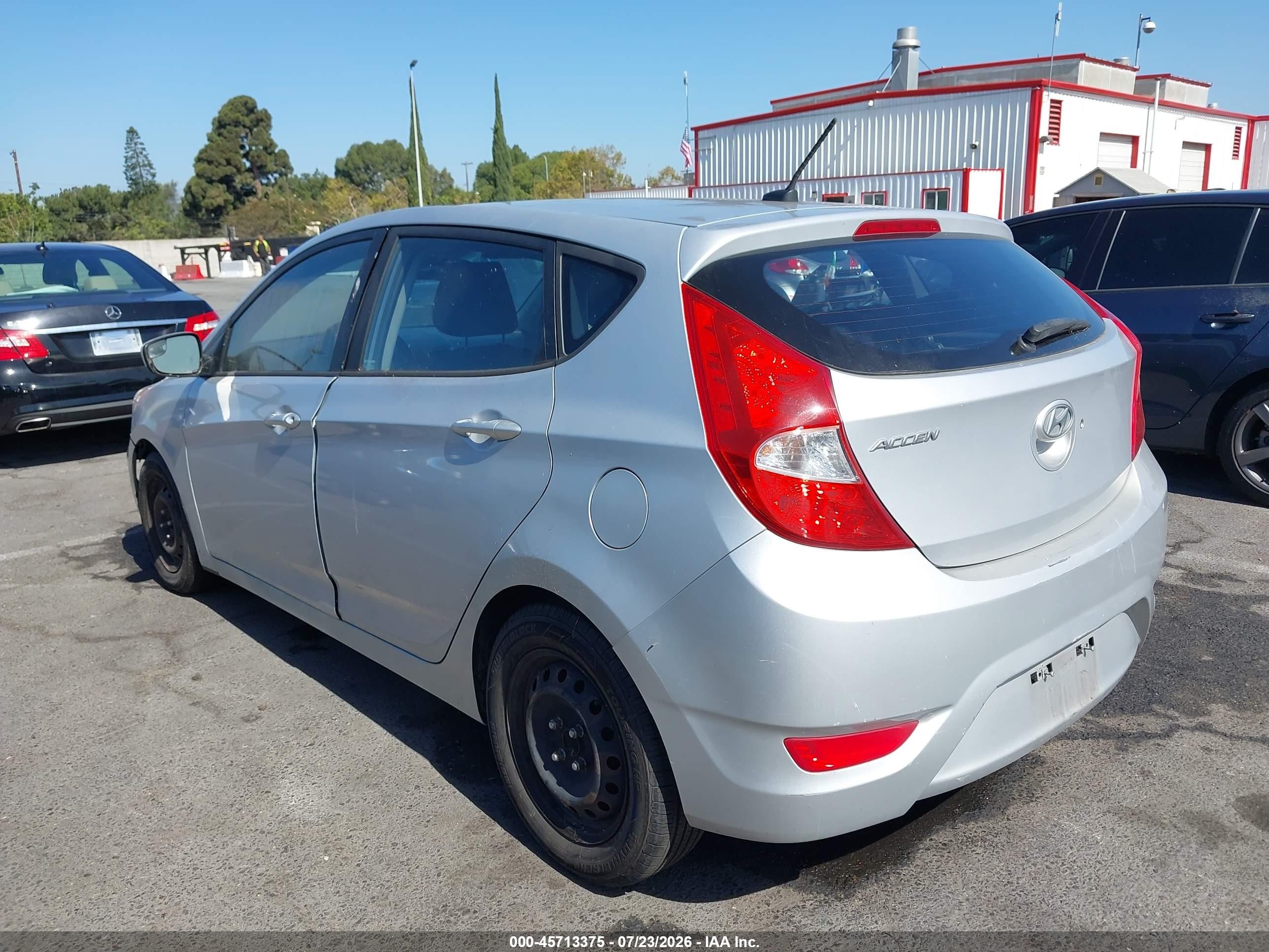 2014 Hyundai Accent Gs Silver vin: KMHCT5AE0EU172942