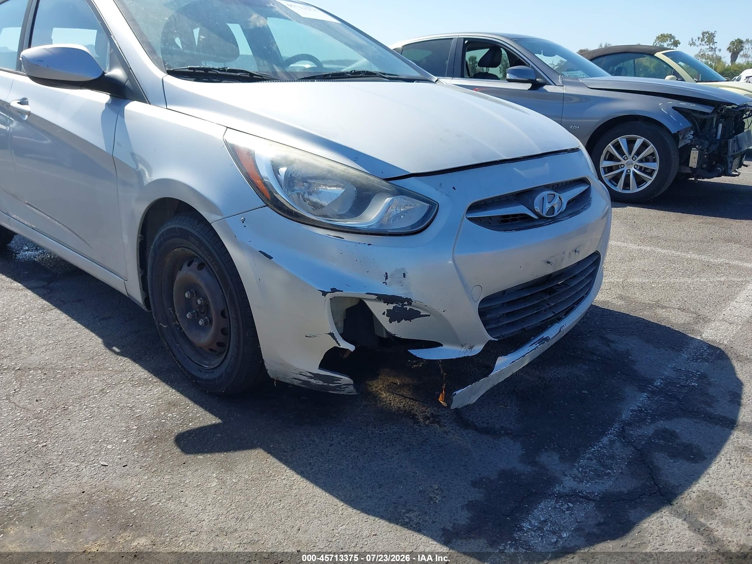 2014 Hyundai Accent Gs Silver vin: KMHCT5AE0EU172942