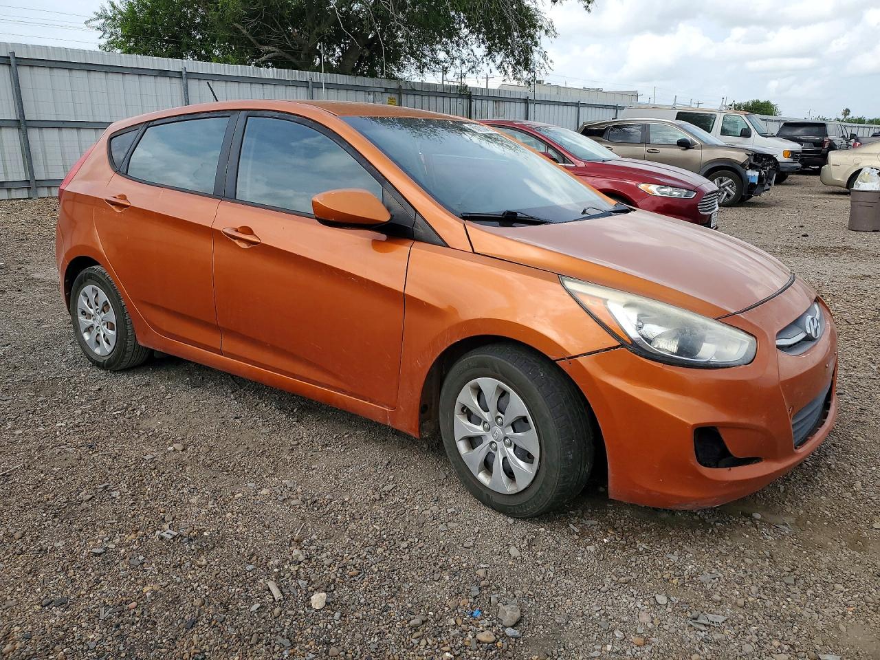 2017 Hyundai Accent Se Оранжевый vin: KMHCT5AE0HU305025