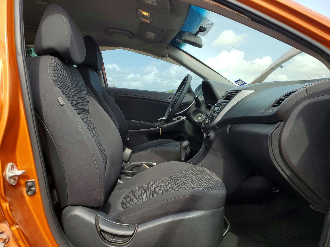 2017 Hyundai Accent Se Оранжевый vin: KMHCT5AE0HU305025