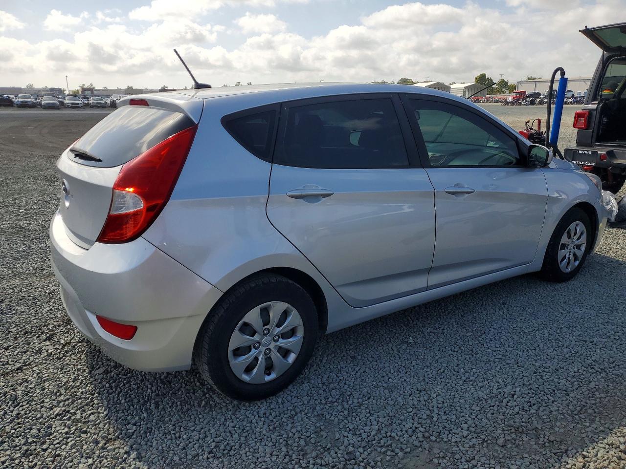 2017 Hyundai Accent Se Silver vin: KMHCT5AE0HU320172