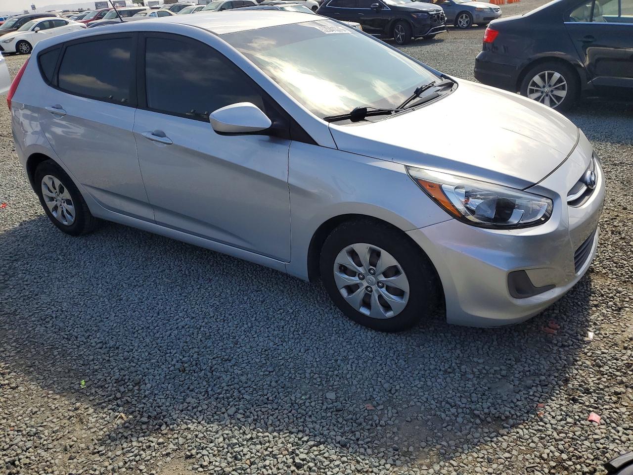 2017 Hyundai Accent Se Silver vin: KMHCT5AE0HU320172