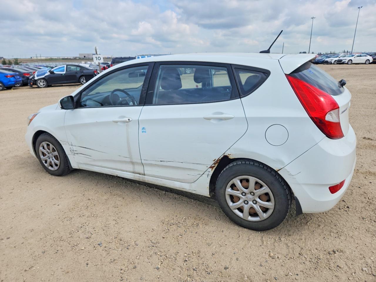 2012 Hyundai Accent Gs White vin: KMHCT5AE1CU014624