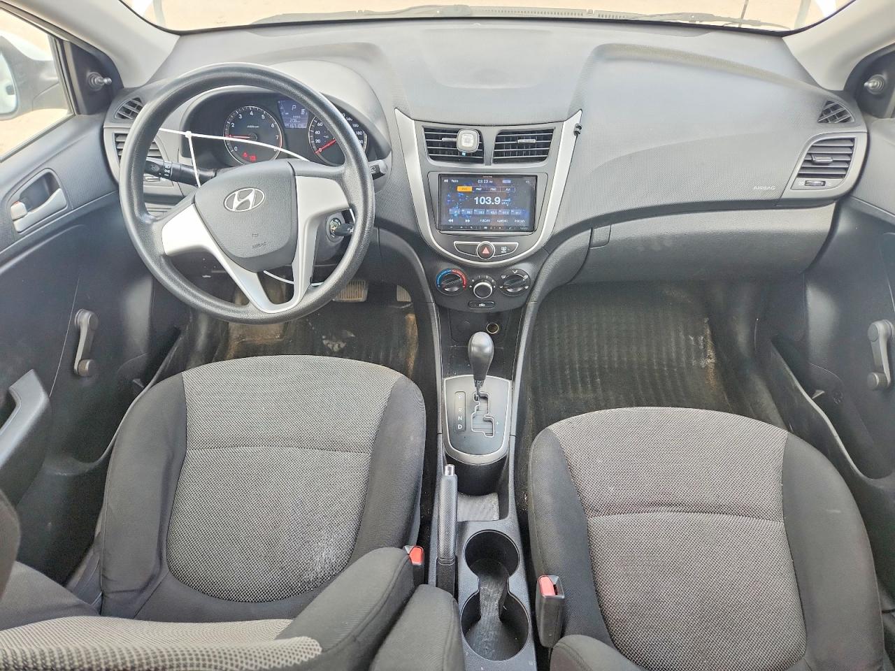 2012 Hyundai Accent Gs White vin: KMHCT5AE1CU014624