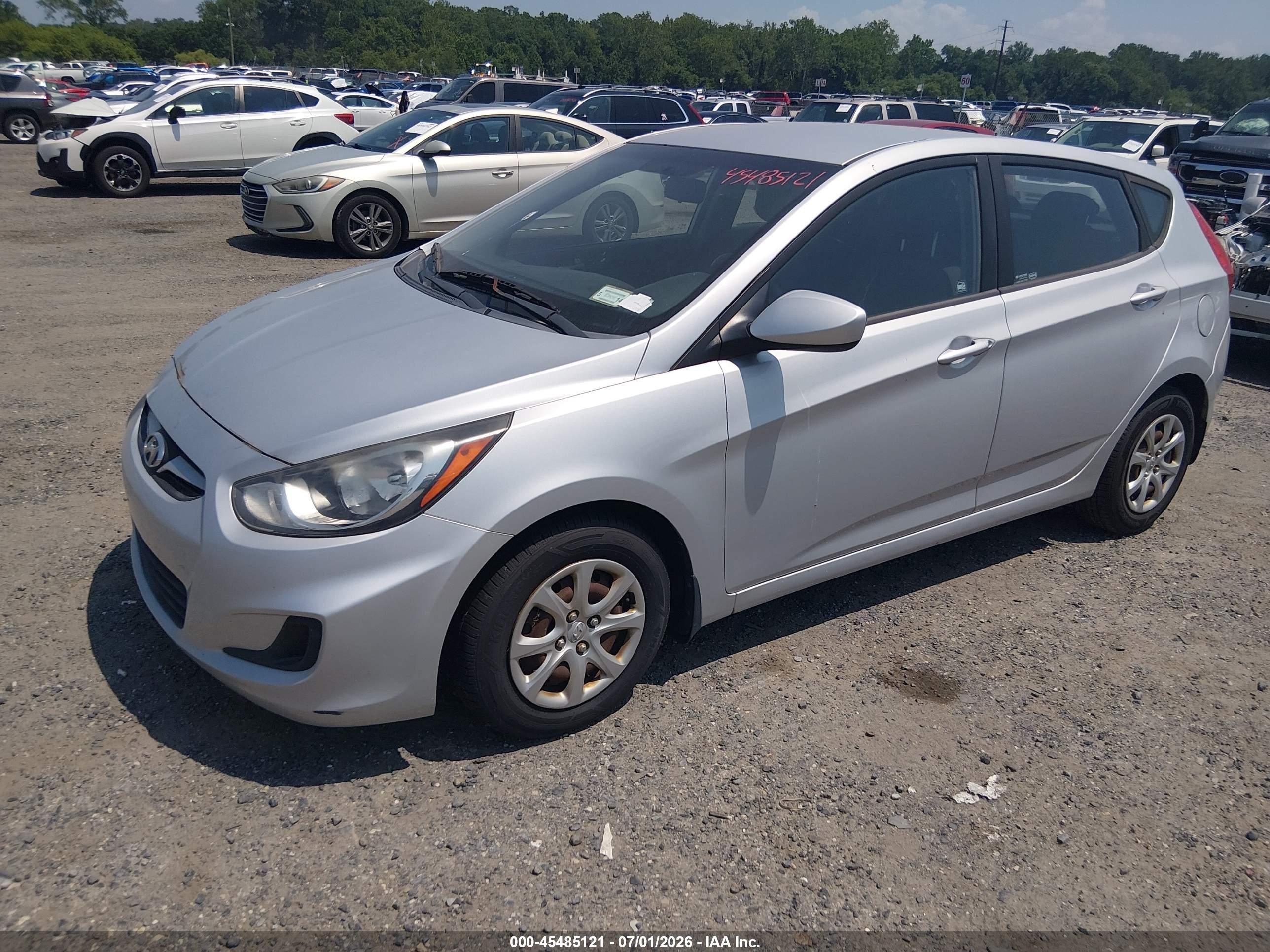 2012 Hyundai Accent Gs Silver vin: KMHCT5AE1CU044075