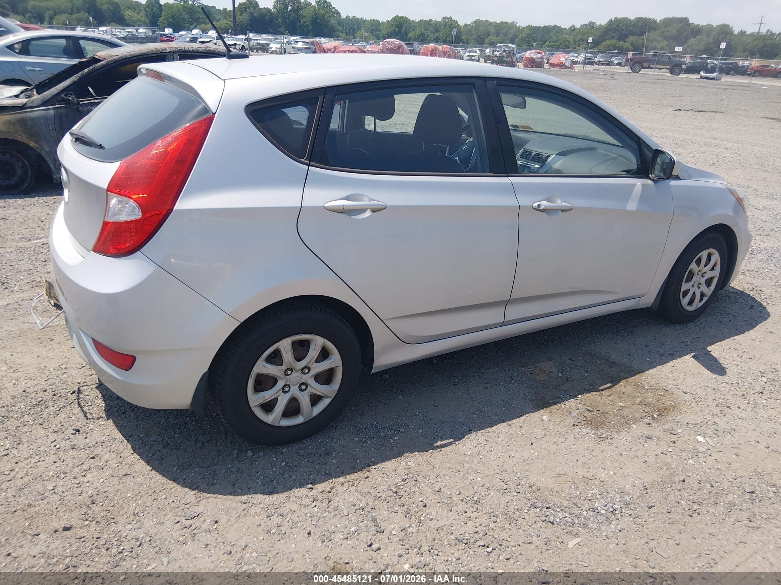 2012 Hyundai Accent Gs Silver vin: KMHCT5AE1CU044075
