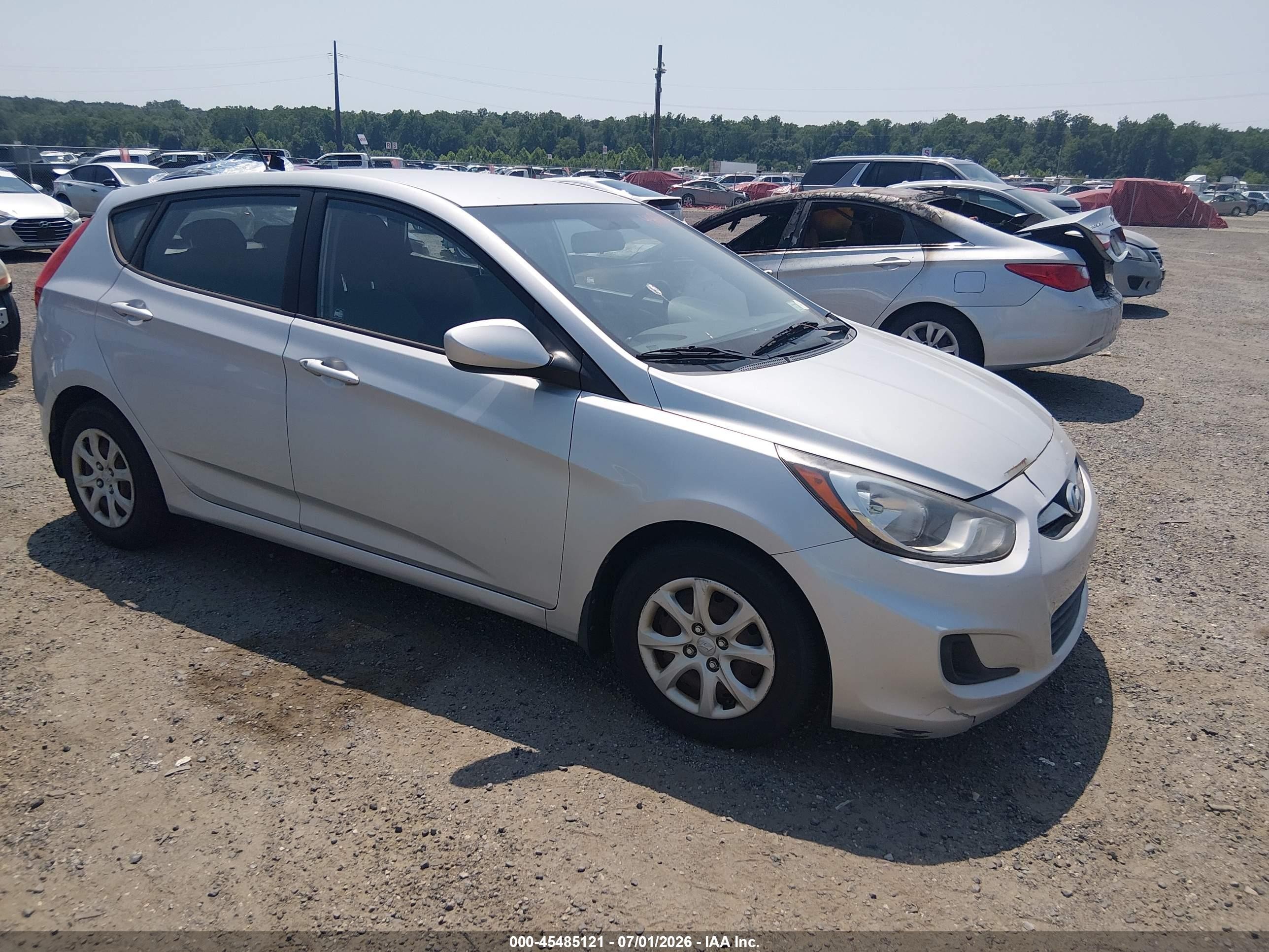 2012 Hyundai Accent Gs Silver vin: KMHCT5AE1CU044075