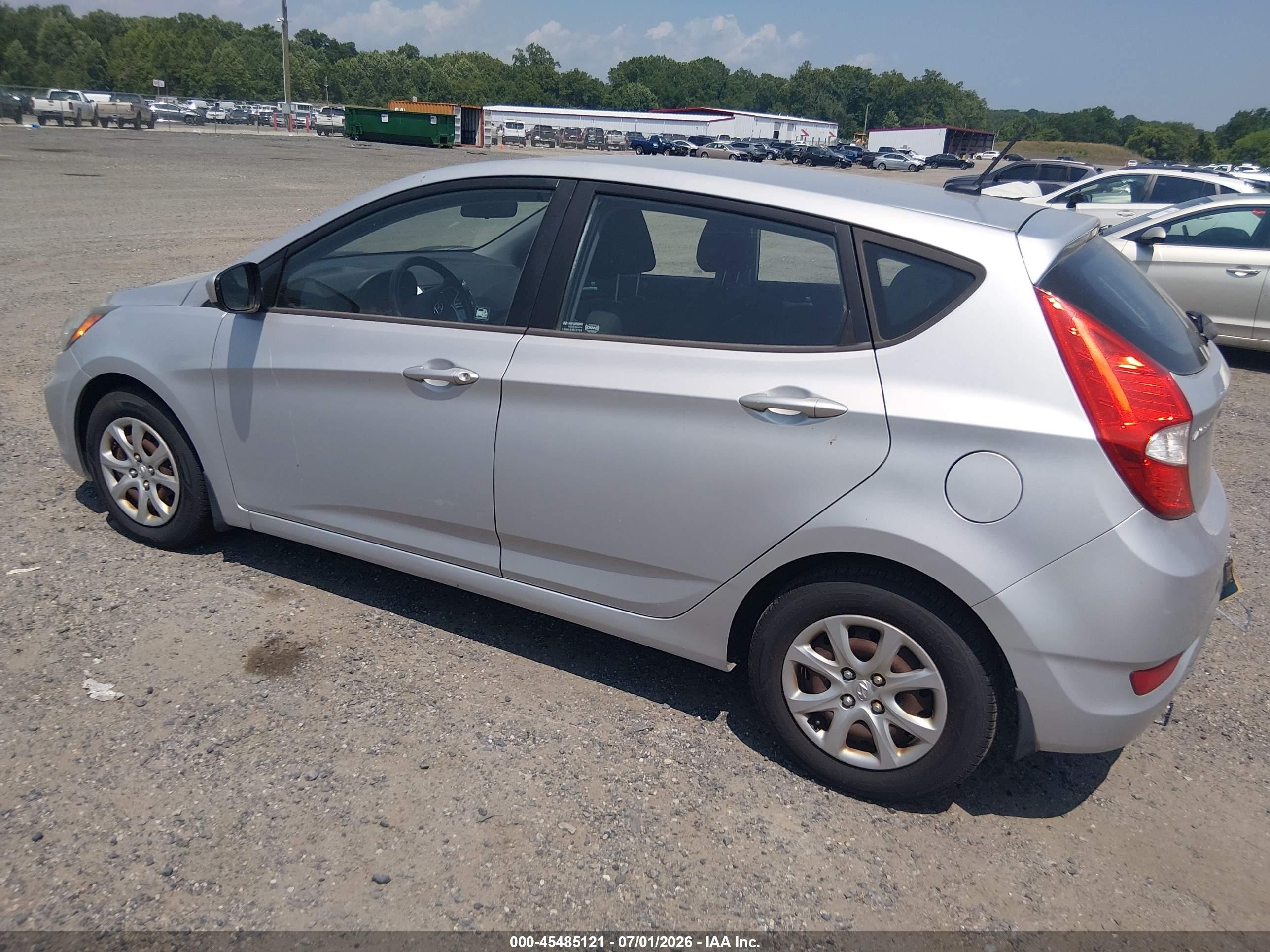 2012 Hyundai Accent Gs Silver vin: KMHCT5AE1CU044075