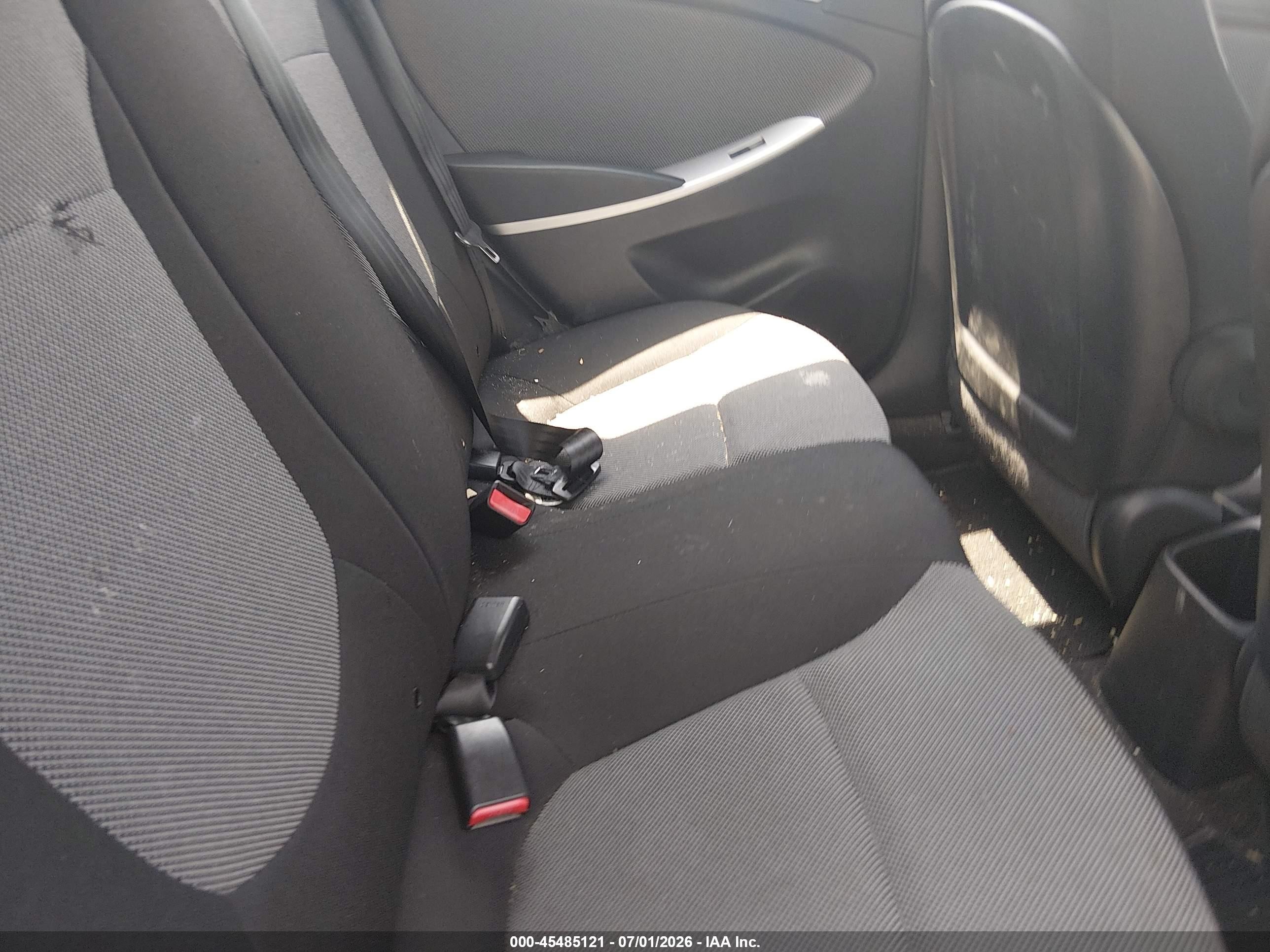 2012 Hyundai Accent Gs Silver vin: KMHCT5AE1CU044075