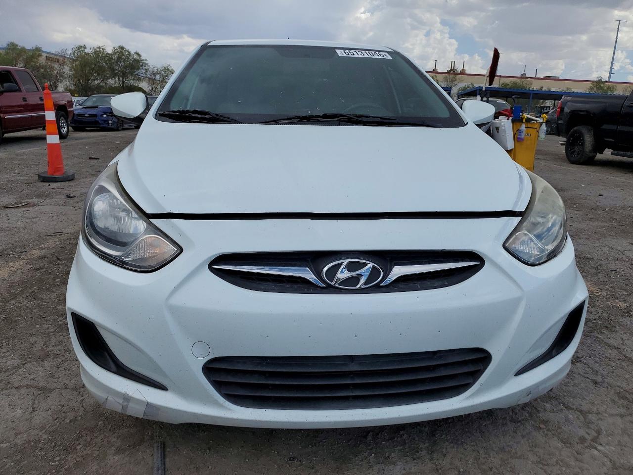 2013 Hyundai Accent Gs Белый vin: KMHCT5AE1DU066787