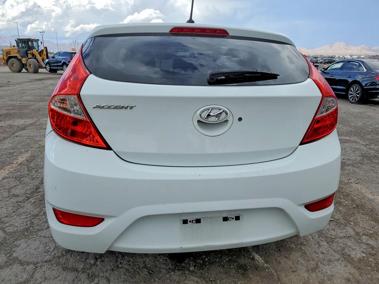 2013 Hyundai Accent Gs Белый vin: KMHCT5AE1DU066787