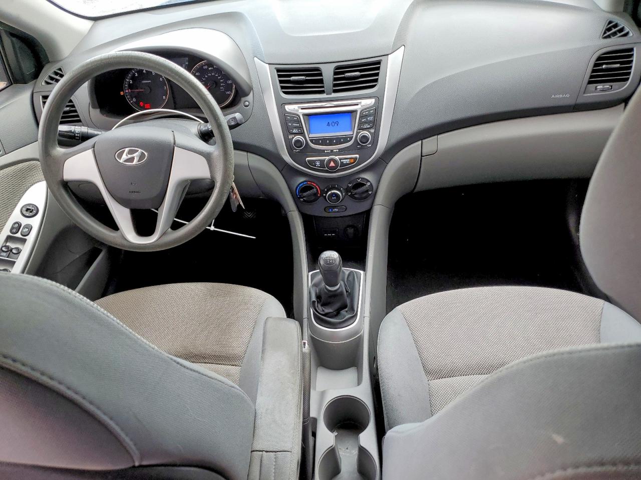 2013 Hyundai Accent Gs Белый vin: KMHCT5AE1DU066787