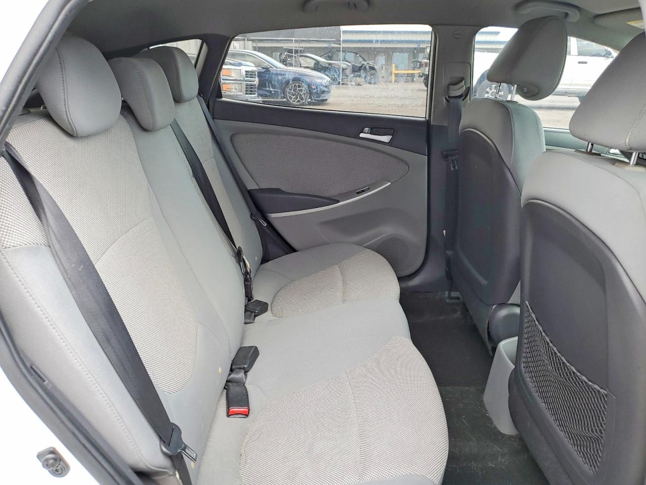 2013 Hyundai Accent Gs Белый vin: KMHCT5AE1DU066787